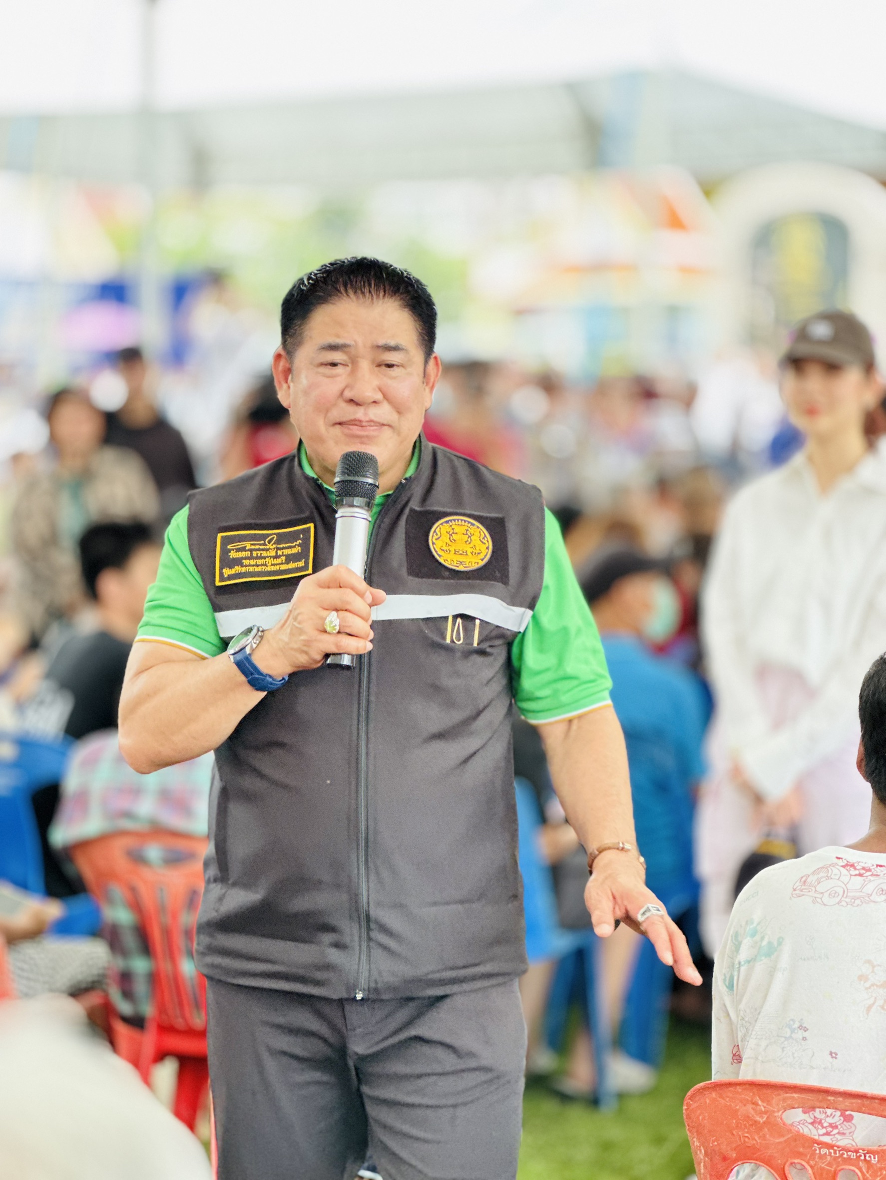 “รองนายกฯ ธรรมนัส–รมว.นฤมล” เยี่ยมรร.จ.นนทบุรี มอบถุงยังชีพให้กลุ่มอ่อนไหว ลั่นปีนี้น้ำไม่ท่วมใหญ่แน่นอน 6 S 18407488