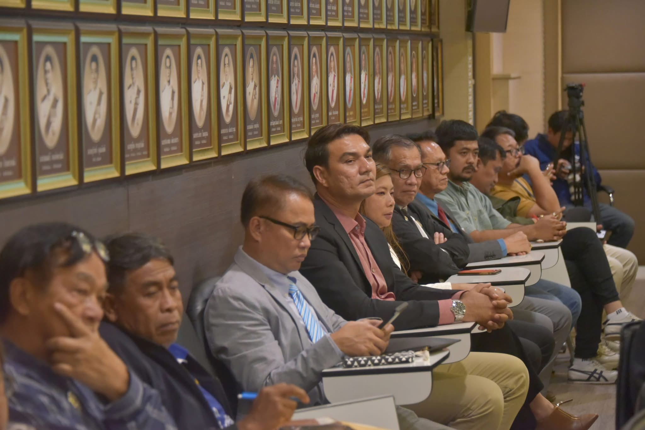 กระทรวงเกษตรและสหกรณ์ เตรียมขับเคลื่อนนโยบายเร่งด่วน แก้ไขปัญหาโคเนื้อตกต่ำ ผ่านโครงการ “คนไทย กินเนื้อโคไทย” พร้อมนำเสนอที่ประชุมคณะกรรมการนโยบายพัฒนาโคเนื้อ-กระบือ และผลิตภัณฑ์แห่งชาติ (Beef Board) สัปดาห์หน้า 6 S 18472986