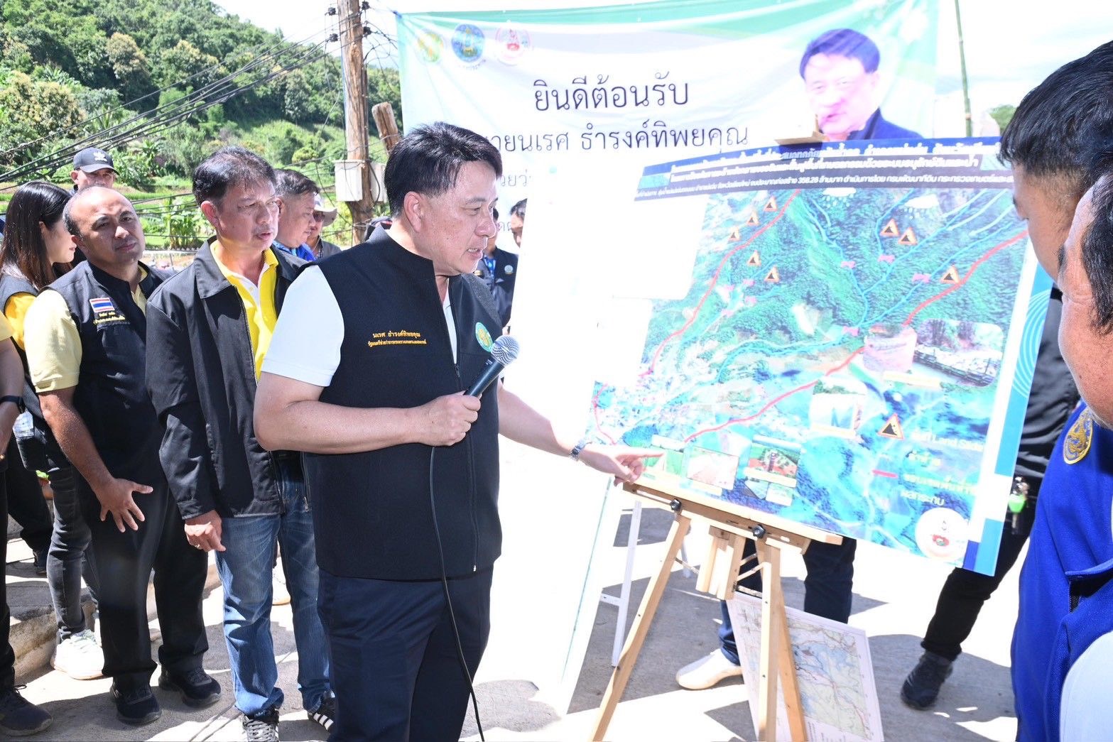 “รมช.นเรศ” เร่งแก้ปัญหาอุทกภัยแม่แจ่มอย่างยั่งยืน ผลักดันโครงการเร่งด่วน “อ่างเก็บน้ำแม่ศึก และฝายผาแดง” ควบคู่ฟื้นฟูพื้นที่หลังน้ำลด บรรเทาความเดือดร้อนเกษตรกร 8 S 22806553