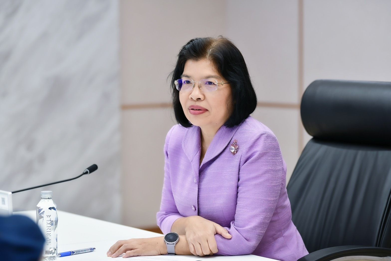 S 33865824 1 28a2f48615