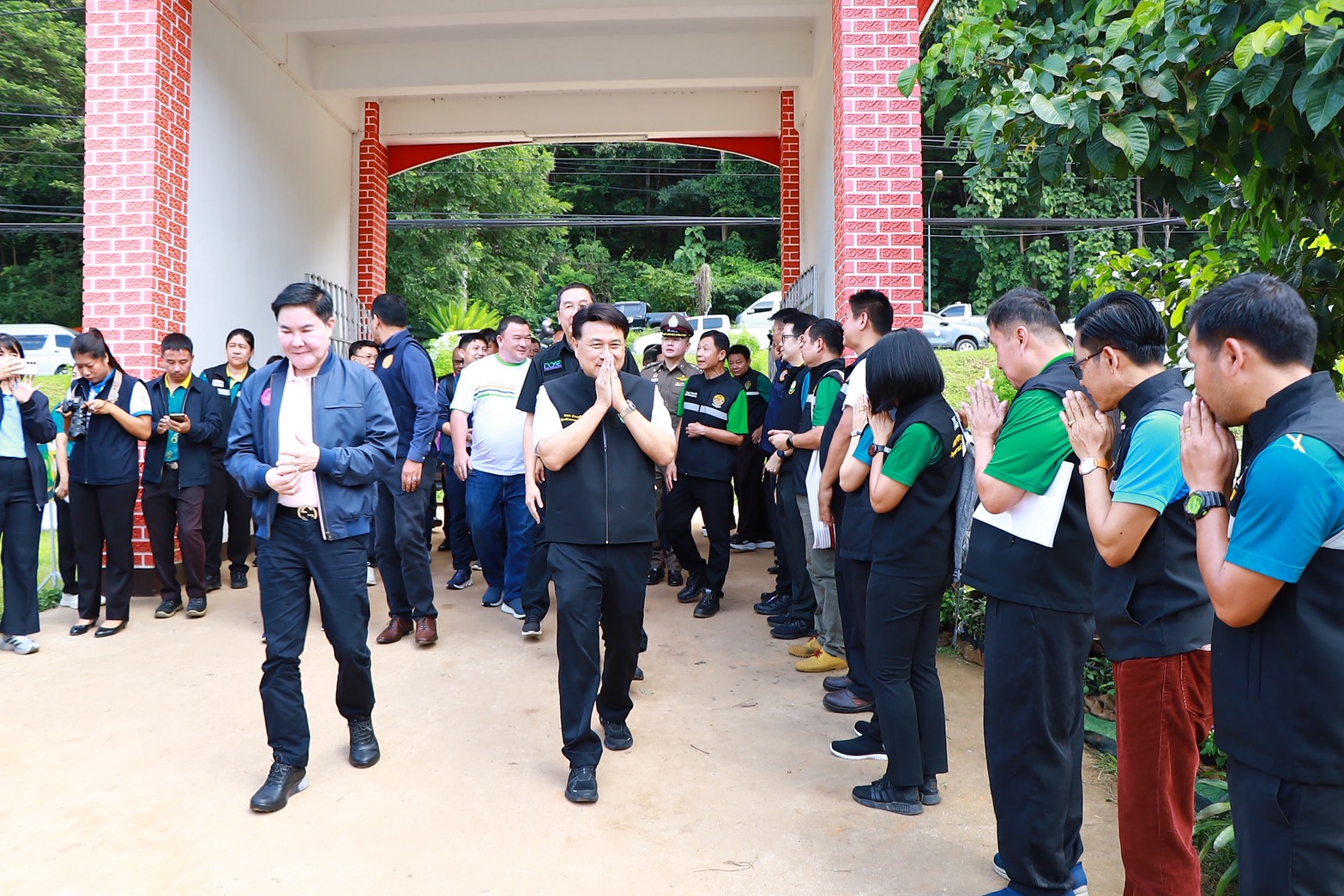 เกษตรฯ-พม. ผนึกกำลังช่วยผู้ประสบภัย S 45703182