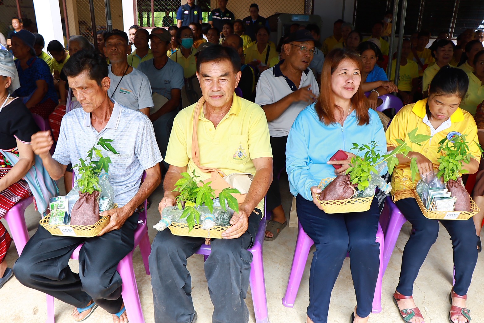 เกษตรฯ-พม. ผนึกกำลังช่วยผู้ประสบภัย S 45703190