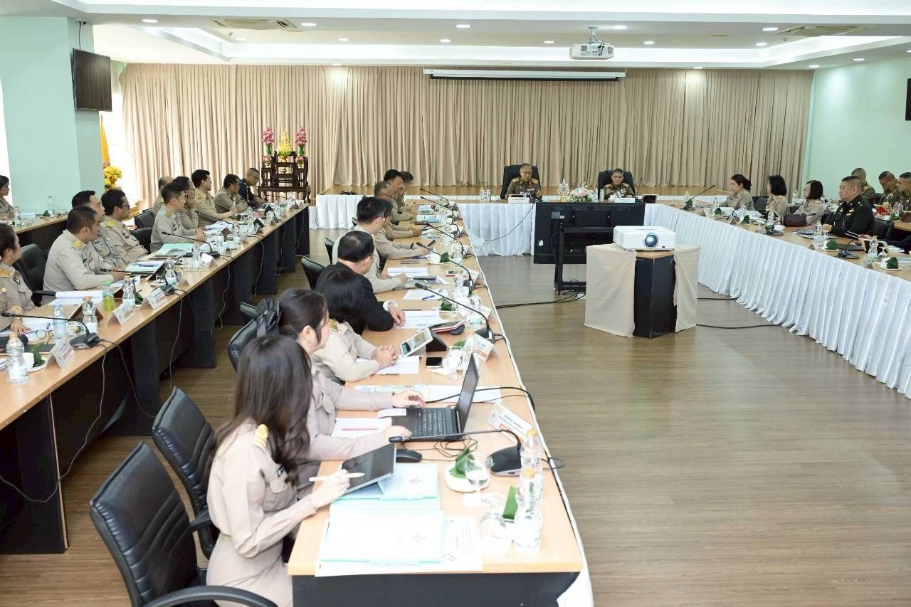 ปลัดเกษตรฯ ร่วมประชุมคณะกรรมการที่ปรึกษาผู้ทรงคุณวุฒิฝนหลวง ติดตามผลการดำเนินงานปี 2568 พร้อมเดินหน้าขับเคลื่อนภารกิจตามพระราชปณิธานในหลวง เพื่อช่วยบรรเทาความเดือดร้อนของประชาชนและเกษตรกร 7 S 489758751