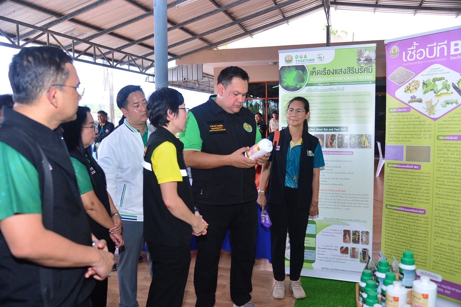 “รมช.อามินทร์” ลุยสงขลา เร่งรัดทำหมันสุนัข–แมว ควบคุมโรคพิษสุนัขบ้า ยกระดับสวัสดิภาพสัตว์ สร้างชุมชนปลอดโรค คนปลอดภัย ตามแนวทางกระทรวงเกษตรฯ 5 S 490913835