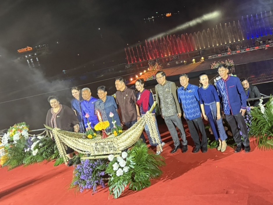 นายกฯ-รมต. S 53403955