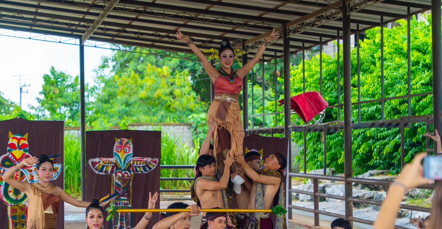 สวนนงนุชพัทยา จัดพิธีรับขวัญลูกช้าง “พลายจอมทอง” เชื่อมสายใยแห่งความผูกพันกับ “น้องข้าวต้ม” ลูกช้างป่าพลัดหลง 10 S 8504550