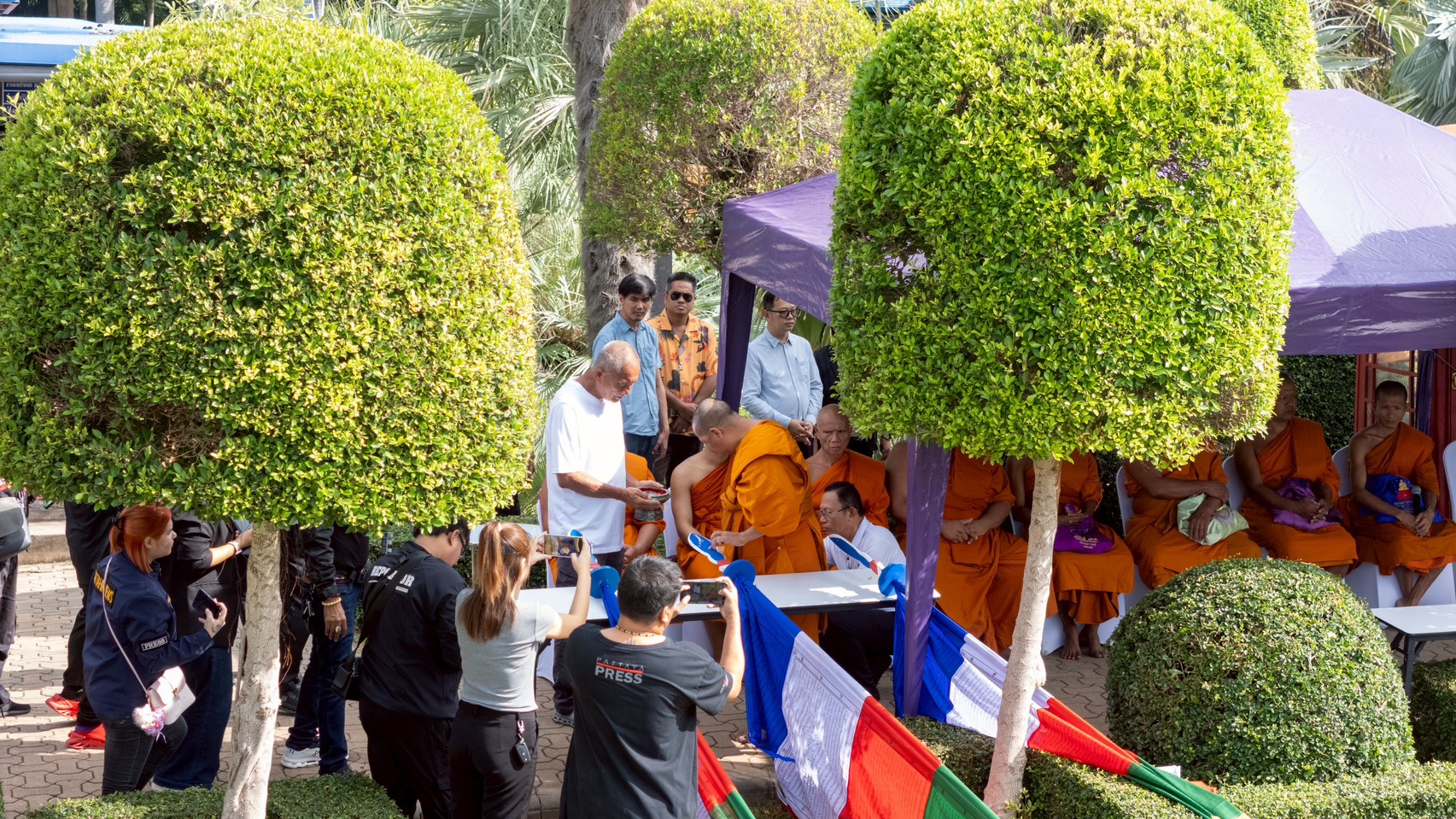 สวนนงนุชพัทยา จัดพิธีเปลี่ยนธงมนตรา 9 ต้น เสริมสิริมงคล รับพลังแห่งศรัทธาและพลังบวกจากธรรมชาติ 8 S 8824031