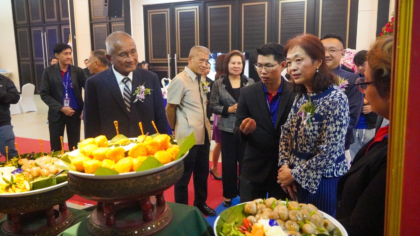 โรงเรียนนงนุชพัฒนาทักษะอาชีพและกีฬา จับมือ Veritas Collegiate Academyลงนาม MOU ร่วมพัฒนาหลักสูตร “เรียนรู้จากการลงมือทำจริง” สู่การศึกษาระดับนานาชาติ 8 S 8963218