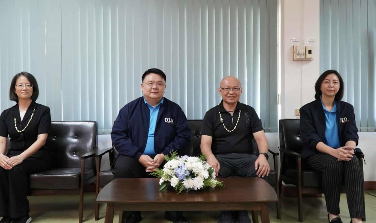 กรมปศุสัตว์ต้อนรับคณะผู้แทนจากไต้หวัน ศึกษาดูงานการเพิ่มมูลค่าการผลิตไก่พื้นเมืองและไก่กระดูกดำไทยสานต่อความร่วมมือวิชาการไทย–ไต้หวัน เพื่อยกระดับเกษตรกรผู้เลี้ยงไก่พื้นเมืองสู่ตลาดสากล 3 messageImage 1760691667649