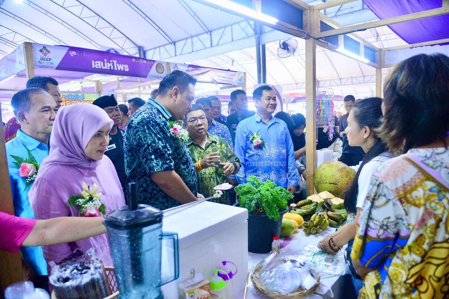 “รมช.อามินทร์” เปิดงานมหกรรม “THAI DEEP SOUTH CONNECT : ของดีพื้นที่ วิถีพื้นถิ่นชายแดนใต้” ครั้งที่ 2 หนุนเศรษฐกิจฐานราก เชื่อมโยงการท่องเที่ยว เพื่อสร้างรายได้อย่างยั่งยืน 6 messageImage 1760797825941