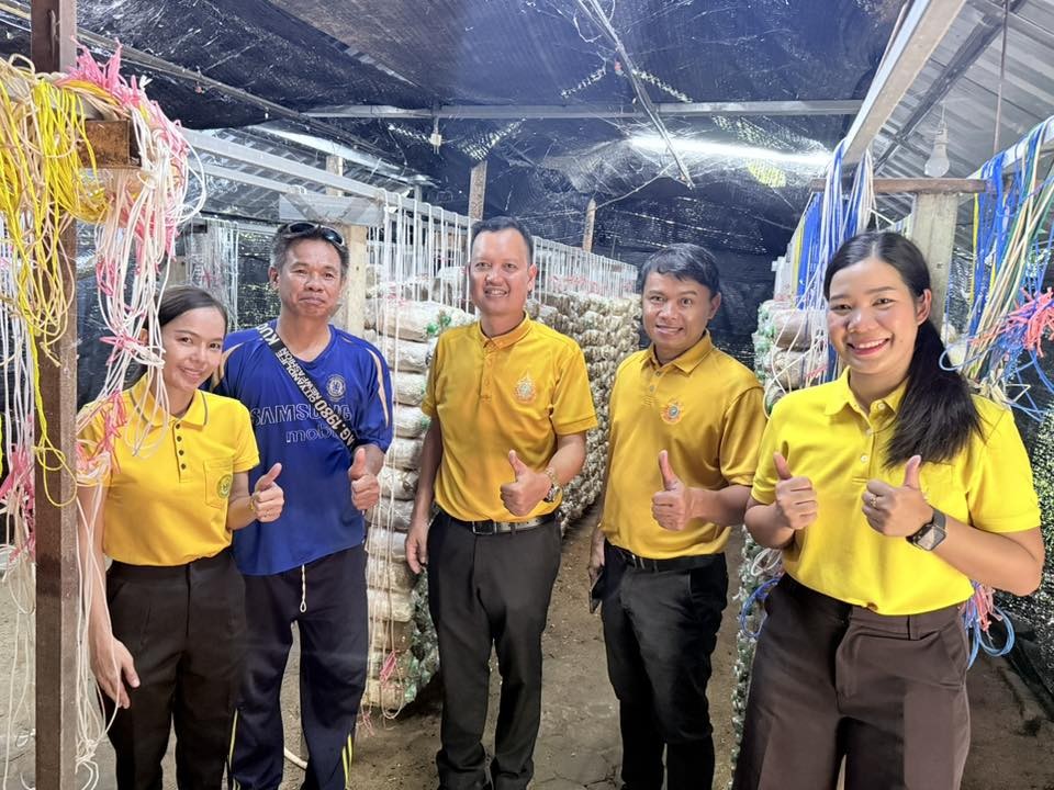 เกษตรนครสวรรค์ ลงพื้นที่เยี่ยมเยียนเกษตรกรผู้ปลูกละมุด ตำบลบางมะฝ่อ อำเภอโกรกพระ 4 messageImage 1760842382512