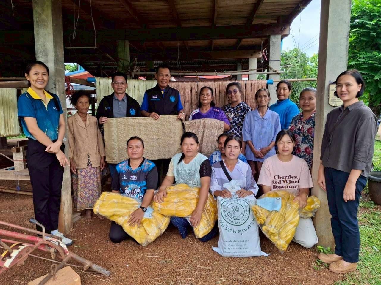 กรมหม่อนไหมเดินหน้า “ธนาคารปัจจัยการผลิตด้านหม่อนไหม” 94 แห่ง ครอบคลุม 33 จังหวัด ยกระดับการเข้าถึงวัตถุดิบ–หนุนเศรษฐกิจฐานราก ตามแนวทาง BCG 9 ภาพมม8