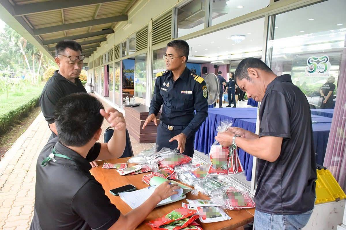 กรมวิชาการเกษตร ร่วมทีมพญานาคราชลงพื้นที่จังหวัดจันทบุรี จับกุมลักลอบจำหน่ายวัตถุอันตรายทางการเกษตร ยึดของกลางมูลค่ากว่า 2 ล้านบาท 5 1018299