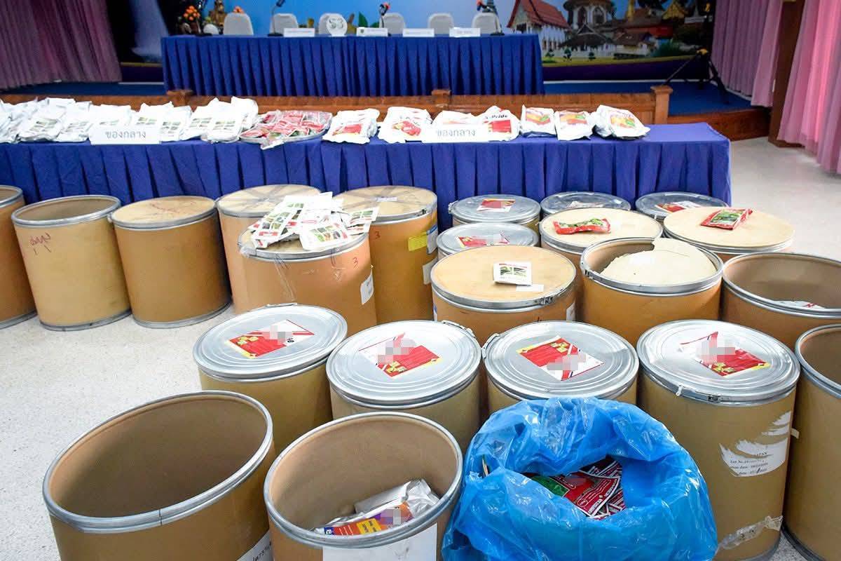 กรมวิชาการเกษตร ร่วมทีมพญานาคราชลงพื้นที่จังหวัดจันทบุรี จับกุมลักลอบจำหน่ายวัตถุอันตรายทางการเกษตร ยึดของกลางมูลค่ากว่า 2 ล้านบาท 6 1018300