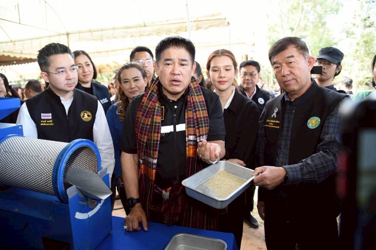 รมว.ธรรมนัส ลุย สุรินทร์ ฝากอธิบดีกรมการข้าวยกระดับข้าวหอมมะลิไทย แข่งขันในตลาดโลก 2 1133664