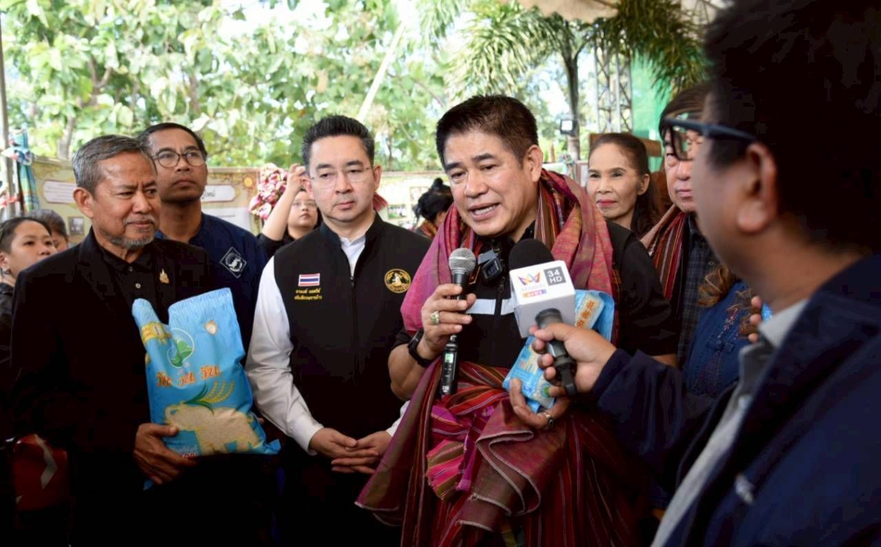 รมว.ธรรมนัส ลุย สุรินทร์ ฝากอธิบดีกรมการข้าวยกระดับข้าวหอมมะลิไทย แข่งขันในตลาดโลก 6 1133665