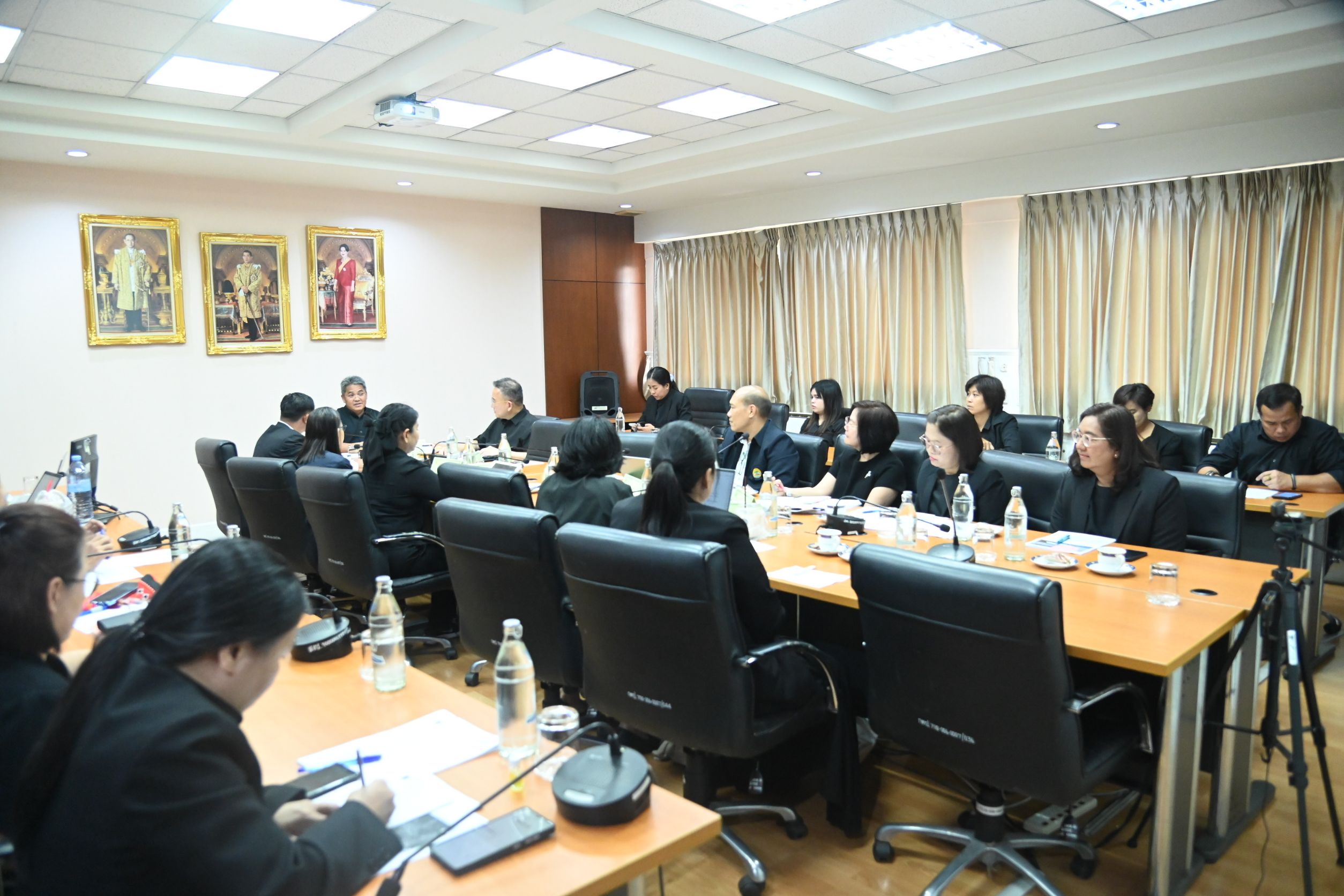 รองปลัดเกษตรฯ หารือแนวทางแก้ไขปัญหามลพิษทางน้ำในพื้นที่ลุ่มน้ำกกและลุ่มน้ำที่เกี่ยวข้องเน้นปฏิบัติงานเชิงบูรณาการ คู่การสร้างความเข้าใจในกลุ่มเกษตรกร 5 1196044