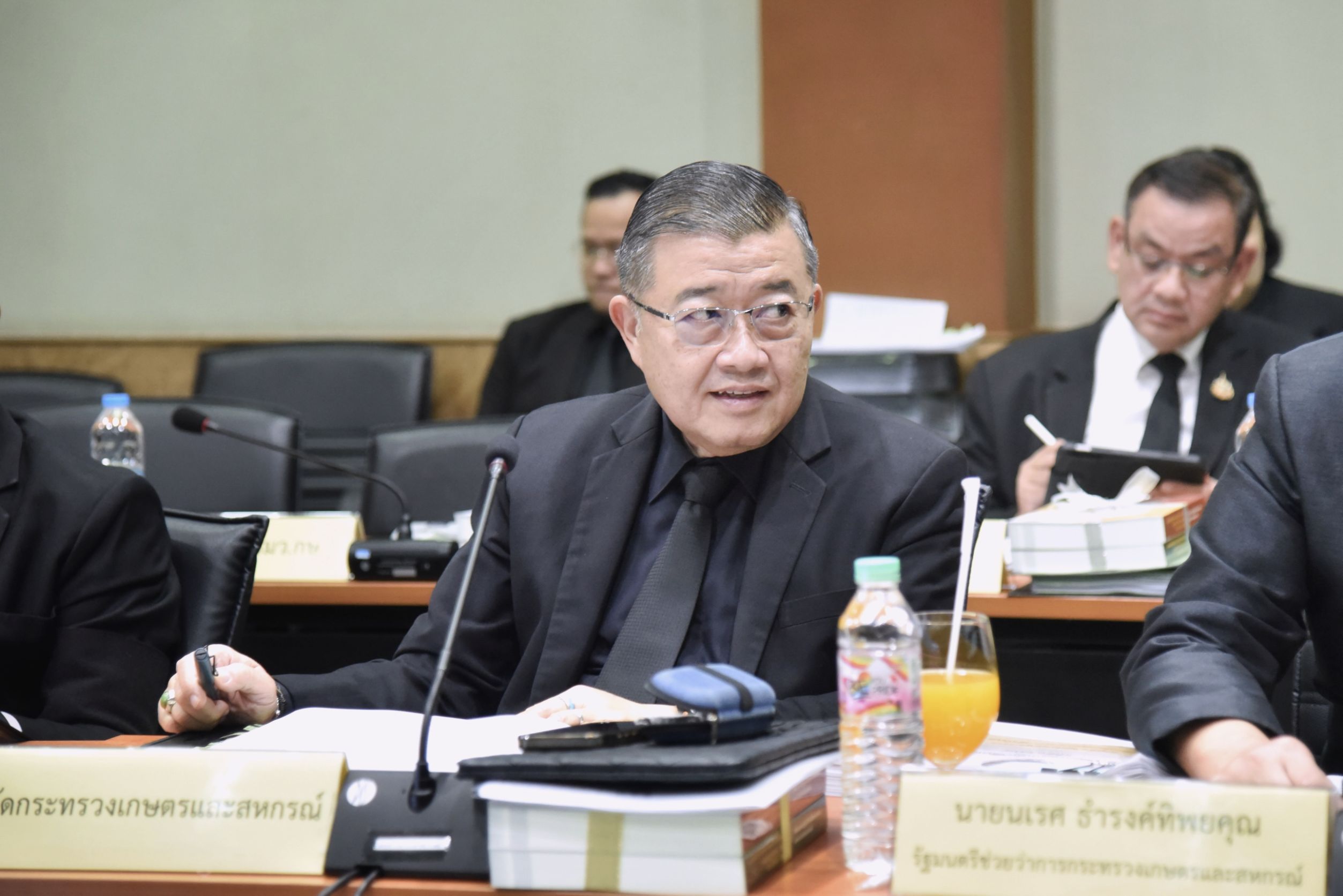 รมว.ธรรมนัส นำประชุม คปก. เห็นชอบขยายเวลาแจ้งการครอบครองที่ดิน 1 ปีพร้อมย้ำ ก.เกษตรเปิดกว้างพร้อมให้คำแนะนำ และอยู่เคียงข้างพี่น้องเกษตรกร 5 1197097