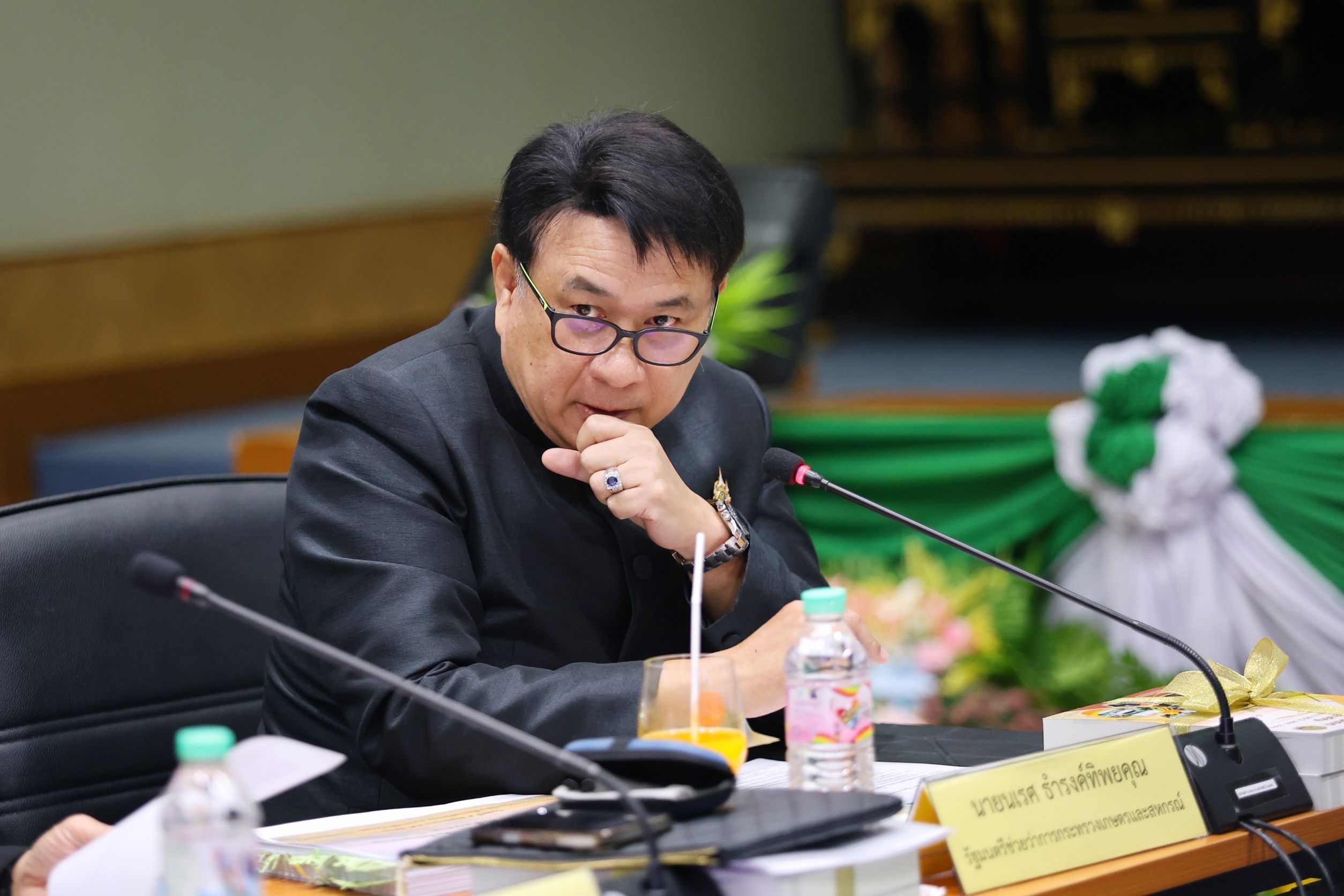 รมว.ธรรมนัส นำประชุม คปก. เห็นชอบขยายเวลาแจ้งการครอบครองที่ดิน 1 ปีพร้อมย้ำ ก.เกษตรเปิดกว้างพร้อมให้คำแนะนำ และอยู่เคียงข้างพี่น้องเกษตรกร 3 1197141