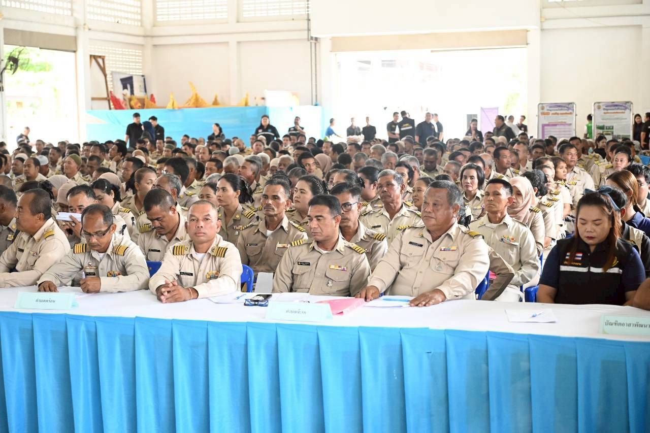 “รมช.อามินทร์” ลงพื้นที่นราธิวาส รับฟังปัญหาเกษตรกร ย้ำ ทุกปัญหาจะแก้ไขให้เร็วที่สุด พร้อมพบปะเยาวชนตากใบ ขับเคลื่อนอนาคตชุมชน 10 1406195