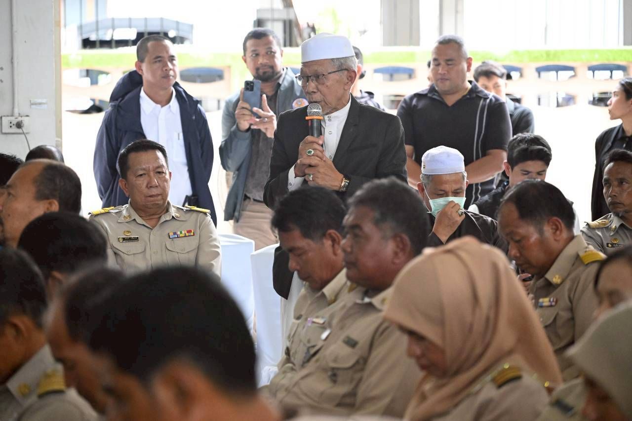 “รมช.อามินทร์” ลงพื้นที่นราธิวาส รับฟังปัญหาเกษตรกร ย้ำ ทุกปัญหาจะแก้ไขให้เร็วที่สุด พร้อมพบปะเยาวชนตากใบ ขับเคลื่อนอนาคตชุมชน 6 1406197