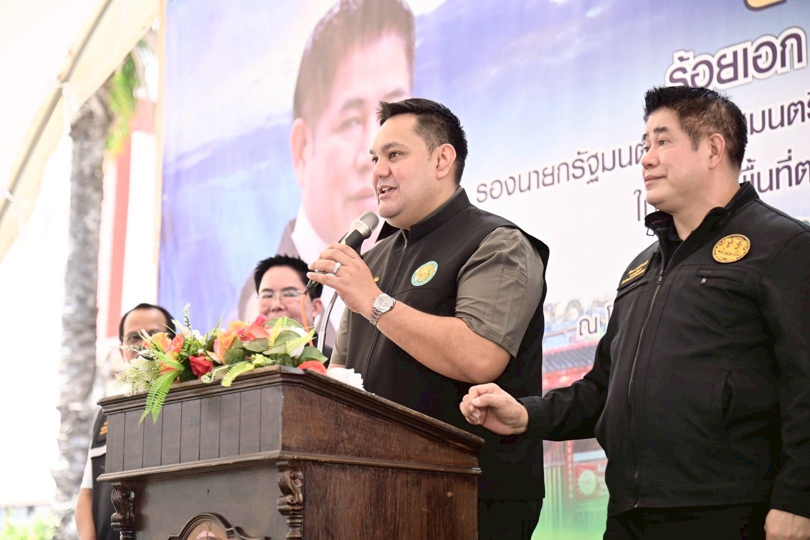 “รมว.ธรรมนัส” นำ 4 กระทรวง “กษ. ศธ. พม. กก.” ลง 3 จังหวัดชายแดนใต้ มุ่งพัฒนาคุณภาพชีวิตในทุกมิติ เน้นการบริหารจัดการน้ำอย่างเป็นระบบ การส่งเสริมอาชีพ พร้อมเร่งผลักดันราคายาง – ปาล์มน้ำมัน – โคเนื้อ และยกระดับอาหารฮาลาลเพื่อการส่งออก 5 1407577