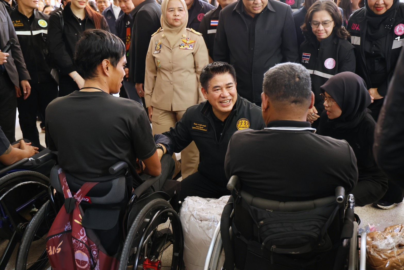 “รมว.ธรรมนัส” นำ 4 กระทรวง “กษ. ศธ. พม. กก.” ลง 3 จังหวัดชายแดนใต้ มุ่งพัฒนาคุณภาพชีวิตในทุกมิติ เน้นการบริหารจัดการน้ำอย่างเป็นระบบ การส่งเสริมอาชีพ พร้อมเร่งผลักดันราคายาง – ปาล์มน้ำมัน – โคเนื้อ และยกระดับอาหารฮาลาลเพื่อการส่งออก 9 1407597