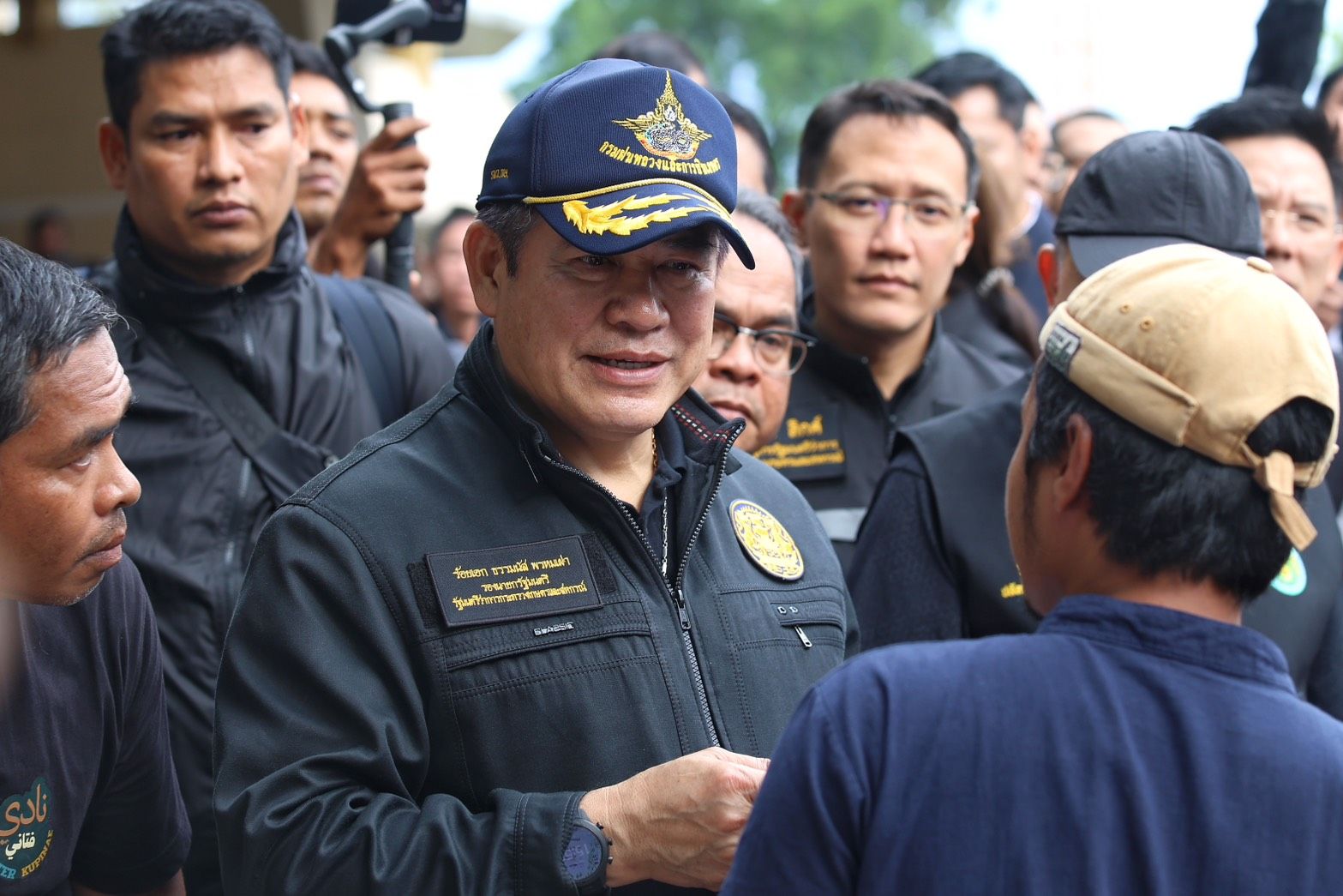 “รมว.ธรรมนัส” นำ 4 กระทรวง “กษ. ศธ. พม. กก.” ลง 3 จังหวัดชายแดนใต้ มุ่งพัฒนาคุณภาพชีวิตในทุกมิติ เน้นการบริหารจัดการน้ำอย่างเป็นระบบ การส่งเสริมอาชีพ พร้อมเร่งผลักดันราคายาง – ปาล์มน้ำมัน – โคเนื้อ และยกระดับอาหารฮาลาลเพื่อการส่งออก 14 1407626