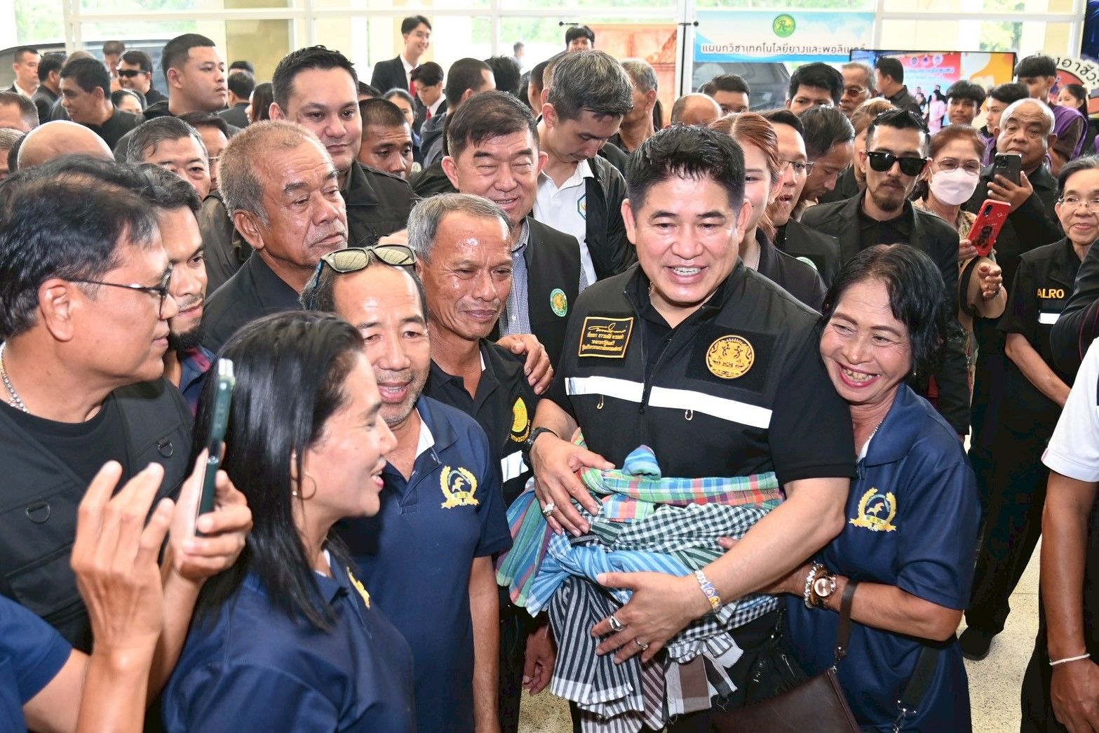 “รมว.ธรรมนัส” ลุยตรัง ติดตามนโยบาย 6 ด้าน เร่งผลักดันพัฒนาภาคใต้ เปิดเวทีรับฟังปัญหา พร้อมสั่งหน่วยงานเดินหน้ายกระดับราคาสินค้าเกษตร 2 1410569