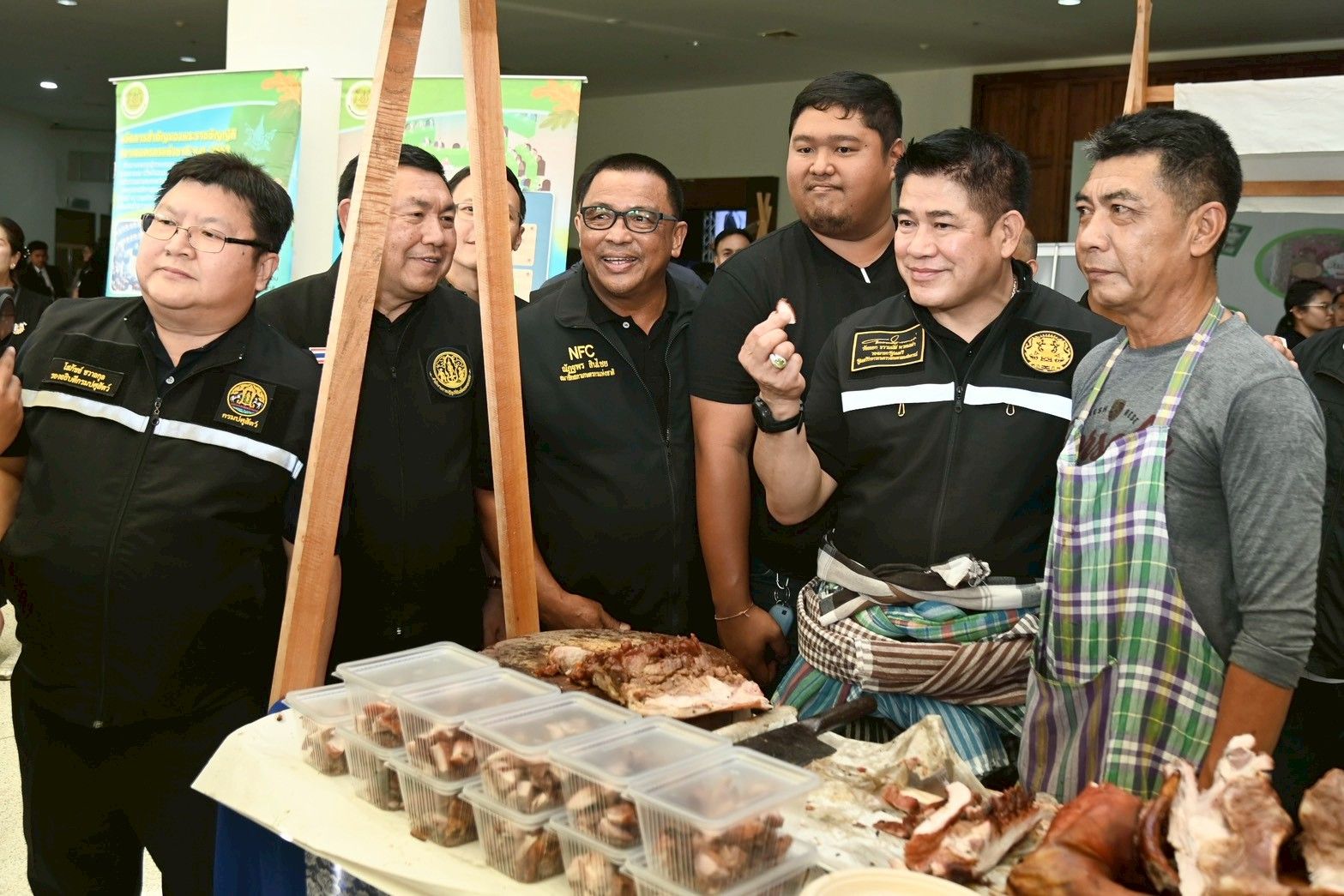 “รมว.ธรรมนัส” ลุยตรัง ติดตามนโยบาย 6 ด้าน เร่งผลักดันพัฒนาภาคใต้ เปิดเวทีรับฟังปัญหา พร้อมสั่งหน่วยงานเดินหน้ายกระดับราคาสินค้าเกษตร 11 1410618