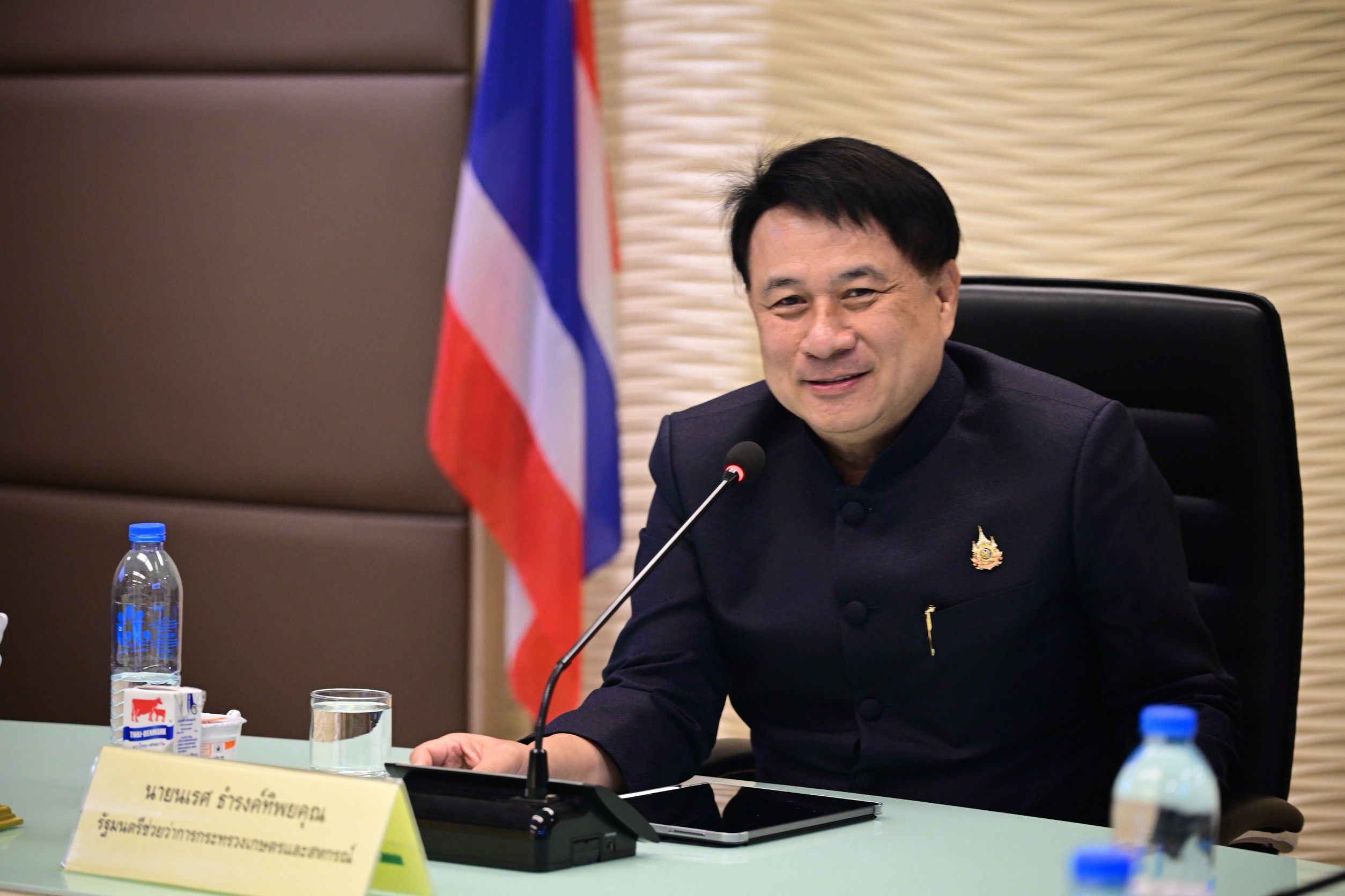 “รมช.นเรศ” ถกมาตรการพยุงราคาข้าว เร่งยกระดับข้าวพรีเมียม ลดปลูกนาปรัง แก้ราคาตกอย่างยั่งยืน เตรียมก่อนเสนอ นบข. 18 พ.ย.นี้ 2 1414868