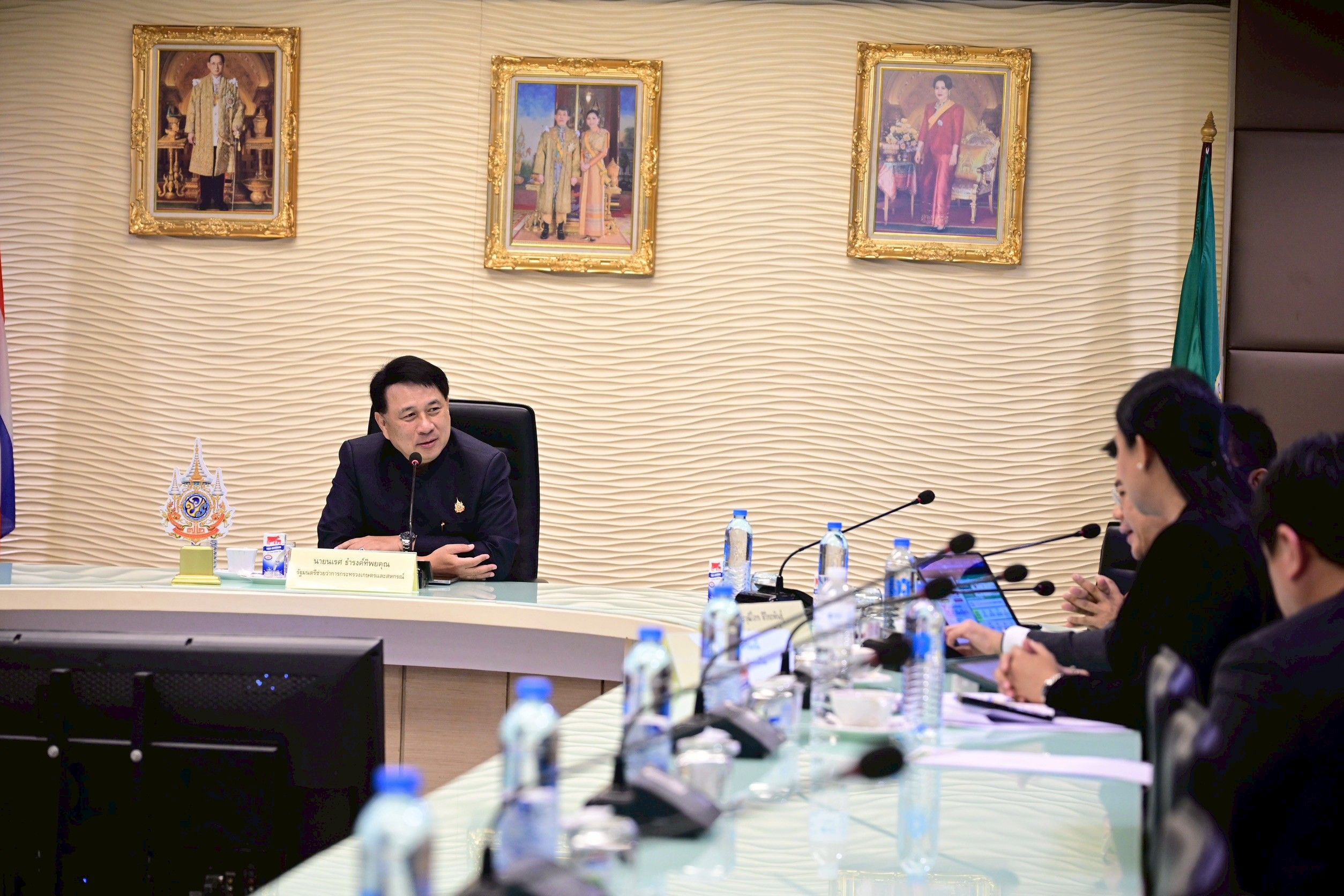 “รมช.นเรศ” ถกมาตรการพยุงราคาข้าว เร่งยกระดับข้าวพรีเมียม ลดปลูกนาปรัง แก้ราคาตกอย่างยั่งยืน เตรียมก่อนเสนอ นบข. 18 พ.ย.นี้ 4 1414870