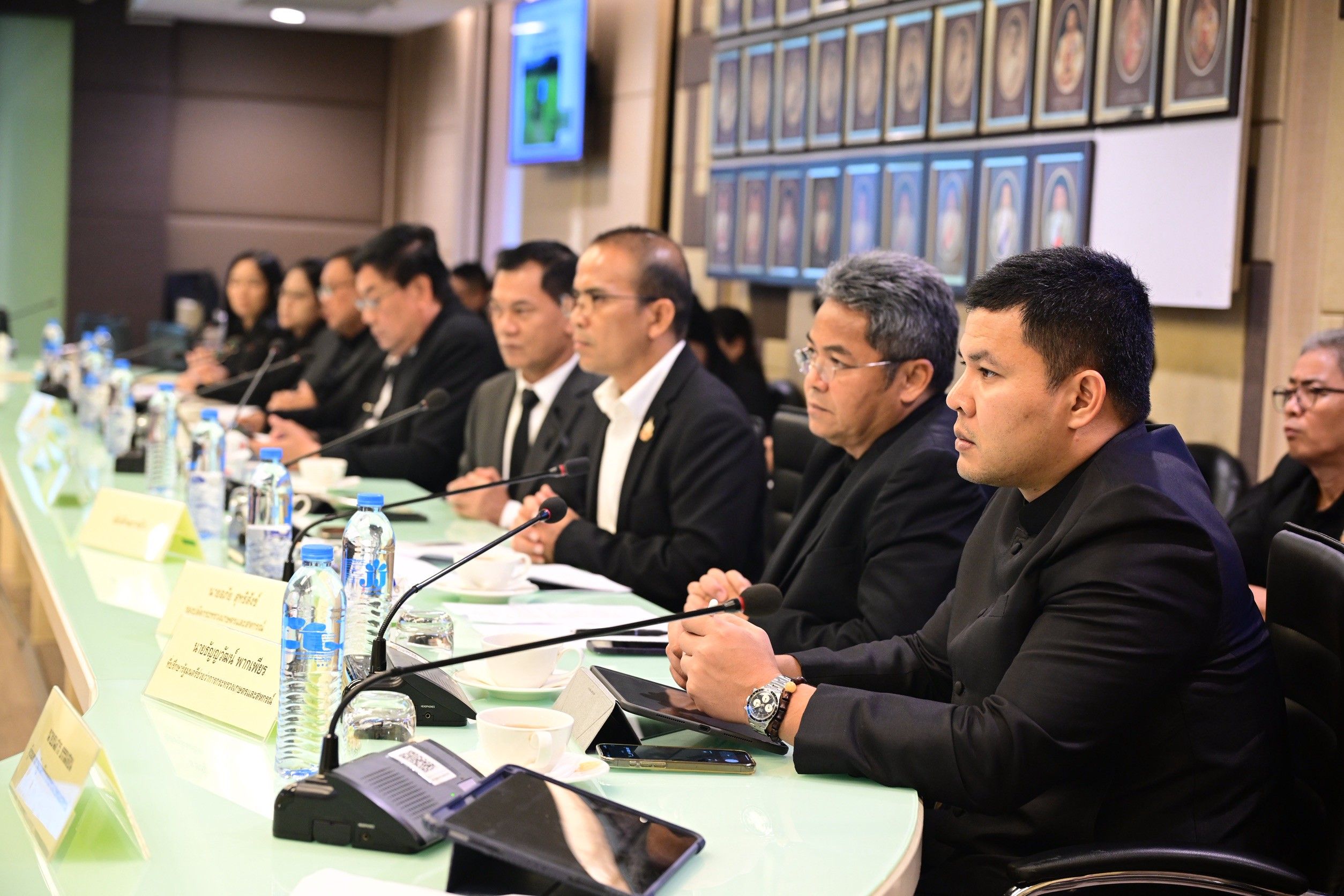 “รมช.นเรศ” ถกมาตรการพยุงราคาข้าว เร่งยกระดับข้าวพรีเมียม ลดปลูกนาปรัง แก้ราคาตกอย่างยั่งยืน เตรียมก่อนเสนอ นบข. 18 พ.ย.นี้ 5 1414871