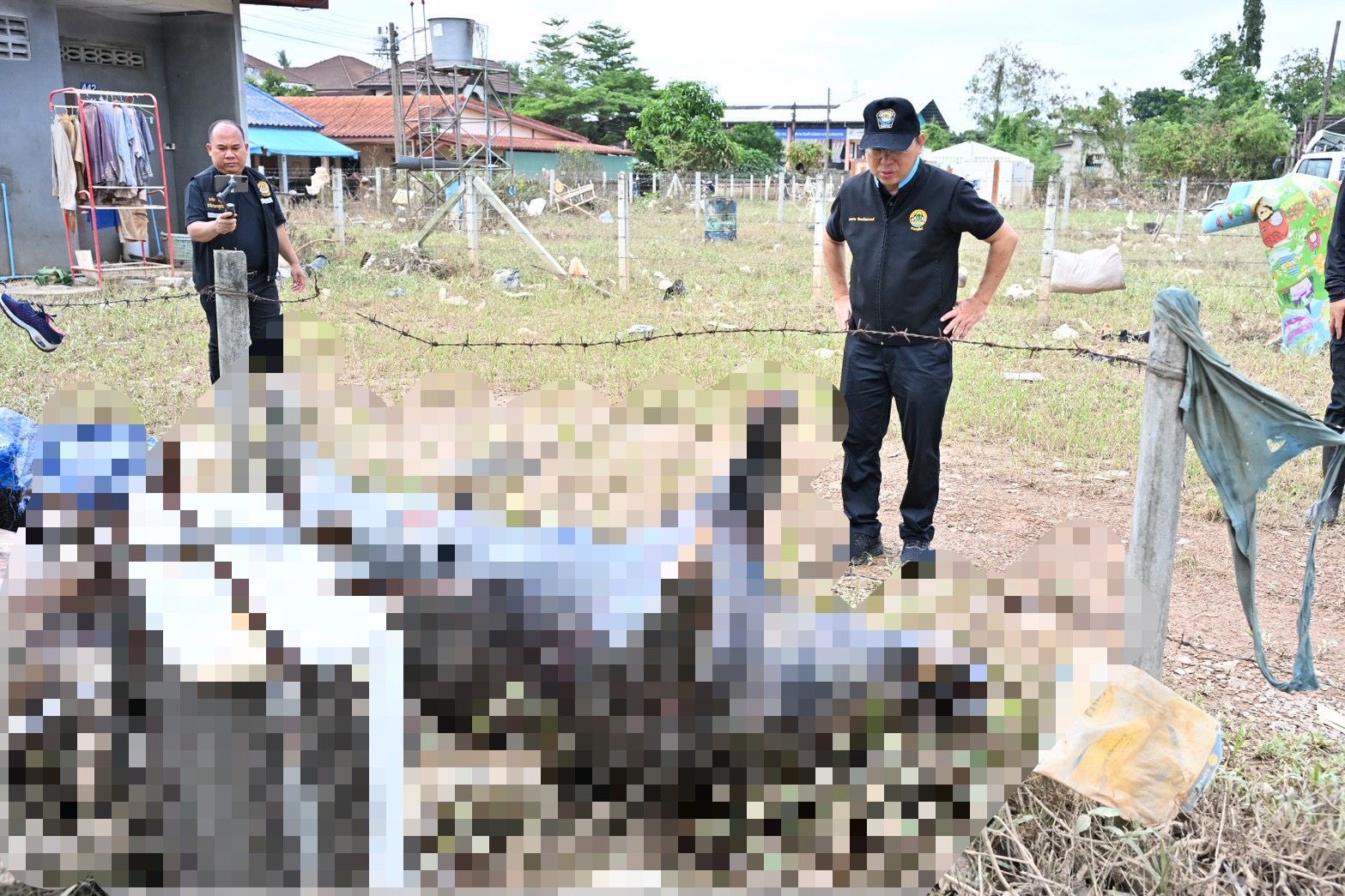 รมช.อามินทร์ มอบกรมปศุสัตว์ เร่งจัดการเก็บซากสัตว์ที่เสียชีวิตจากอุทกภัย ป้องกันโรคระบาดในพื้นที่น้ำท่วมใต้ 6 1438746