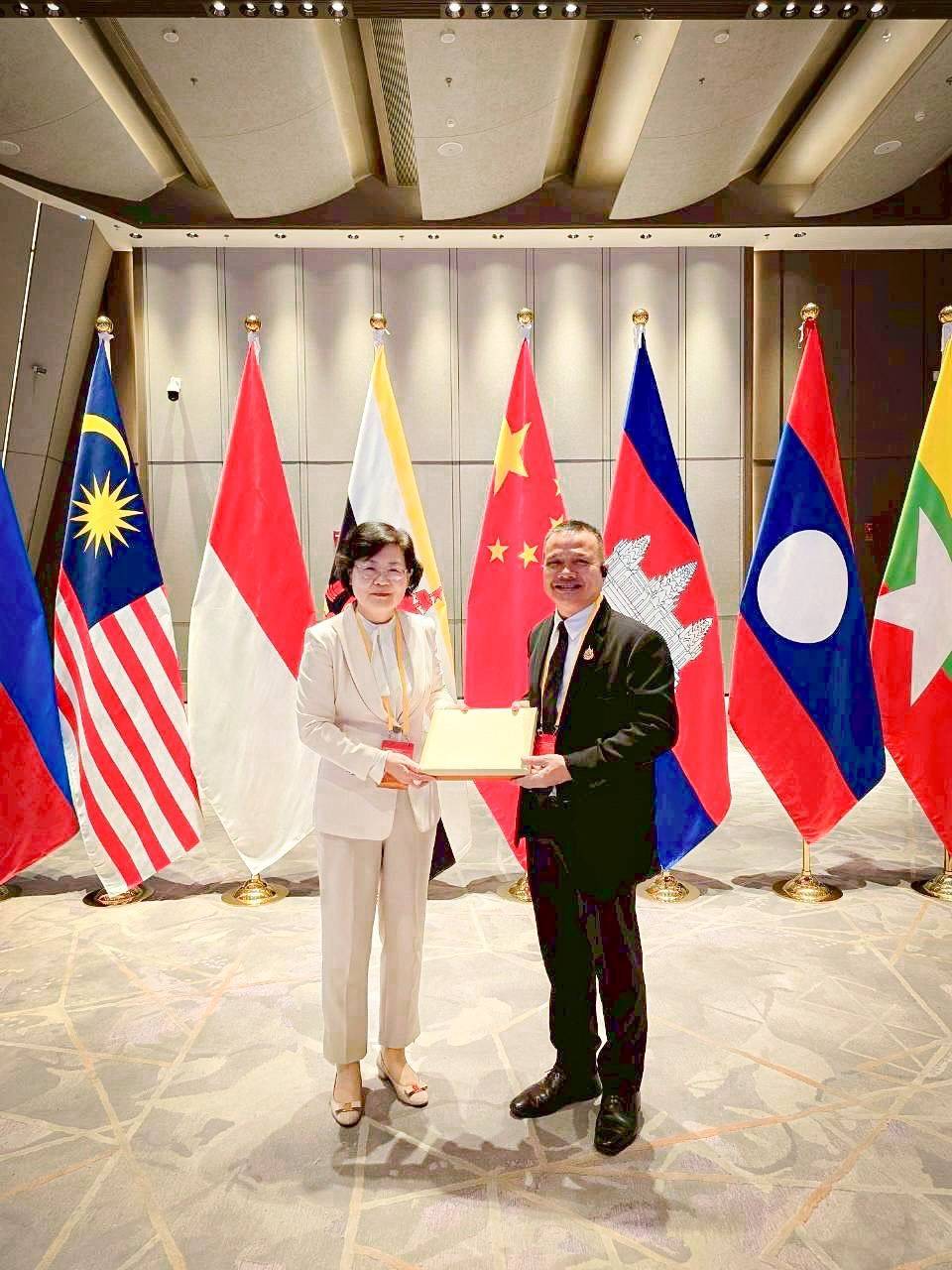 มกอช. เผยความร่วมมืออาเซียน–จีน เดินหน้าเทคโนโลยีดิจิทัลเสริมความปลอดภัยอาหาร ไทยเตรียมต่อยอดพัฒนาระบบใบรับรอง SPS อิเล็กทรอนิกส์ร่วมกับจีน 6 1969709