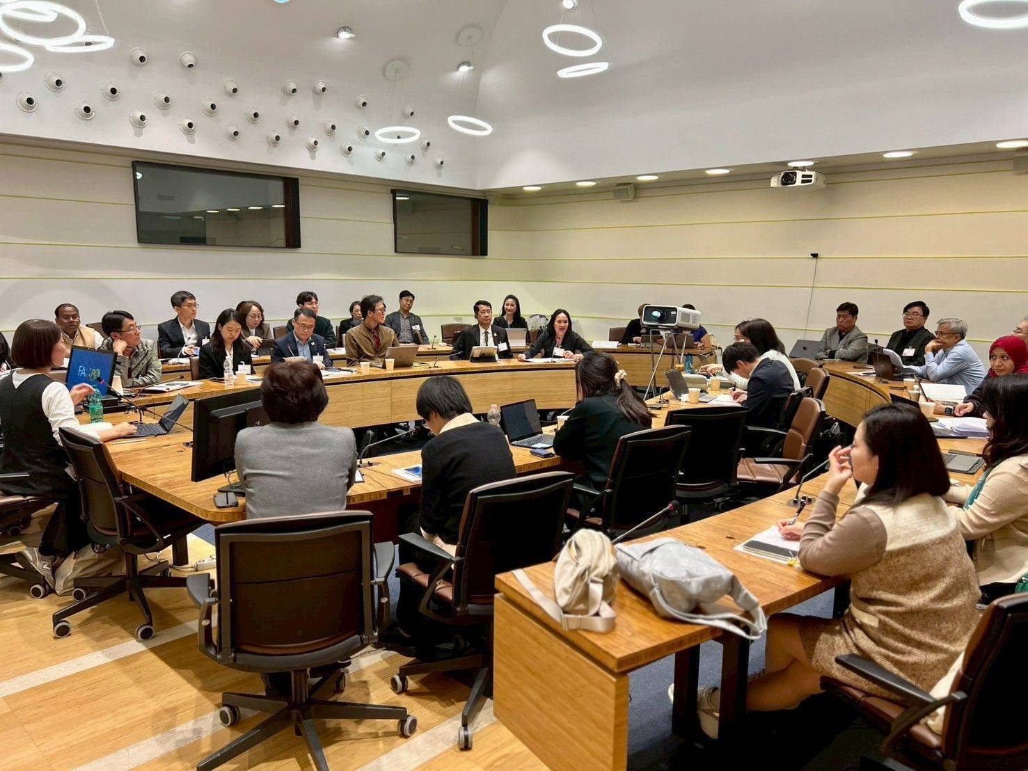 มกอช.นำทัพผู้แทนไทยร่วมประชุมคณะกรรมาธิการโคเด็กซ์(CAC) ครั้งที่ 48 ณ กรุงโรม ประเทศอิตาลี ผลักดันประเด็นสำคัญสำเร็จหลายเรื่อง 7 1972541