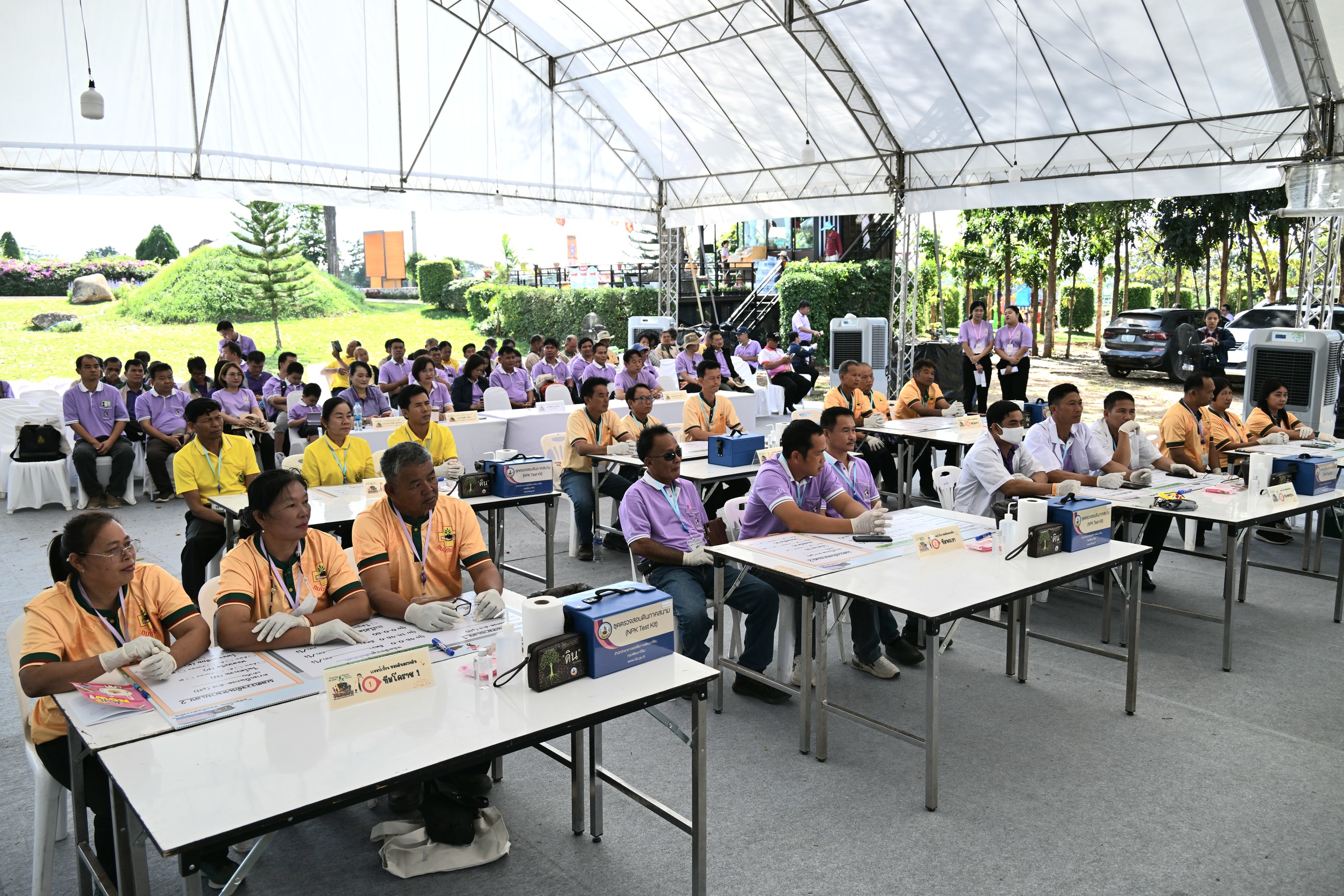 กรมพัฒนาที่ดิน จัดกิจกรรมวันดินโลก 2568 รวมพลัง “หมอดินอาสา” ขึ้นเวทีโชว์เทคนิคจัดการดิน - น้ำ เพื่ออนาคตเมืองที่ยั่งยืน 5 3 1