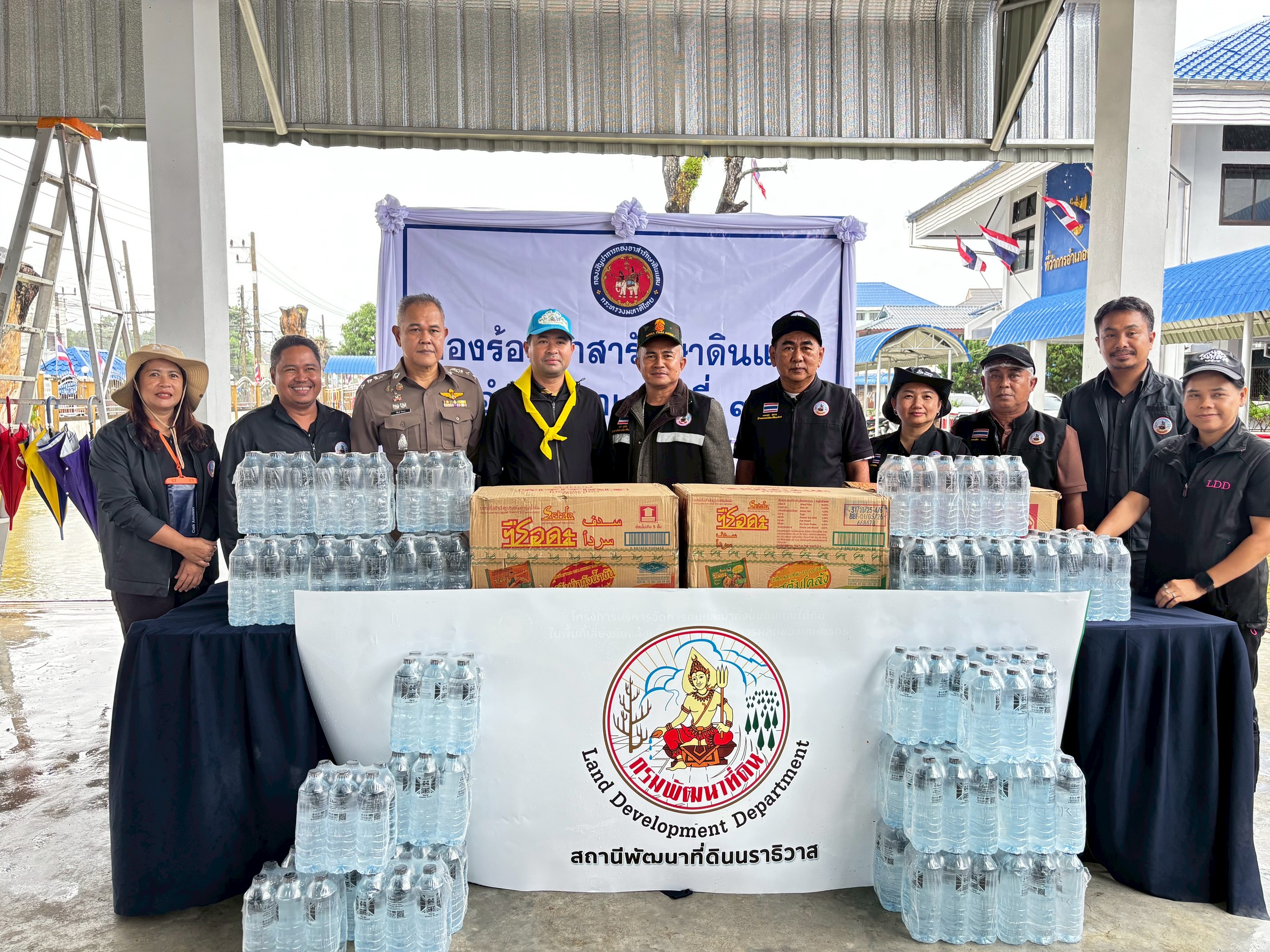 พด.ลุยช่วยน้ำท่วมใต้ เตรียมทีมฟื้นฟูดินหลังน้ำลด ตามนโยบายกระทรวงเกษตรฯ 4 3