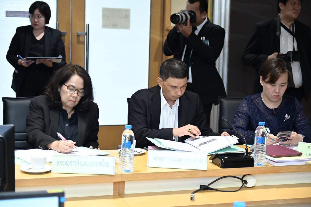 เกษตรฯ ลุยยกระดับมาตรฐานสินค้า 'ธรรมนัส' ดัน 5 ร่างกฎหมายคุมส่งออก-นำเข้าพร้อมคลอด 5 มาตรฐานใหม่ เน้น 'ขมิ้นชันแห้ง-อาหารสัตว์ผสมยา' เพิ่มขีดแข่งขันตลาดโลก 9 3743535