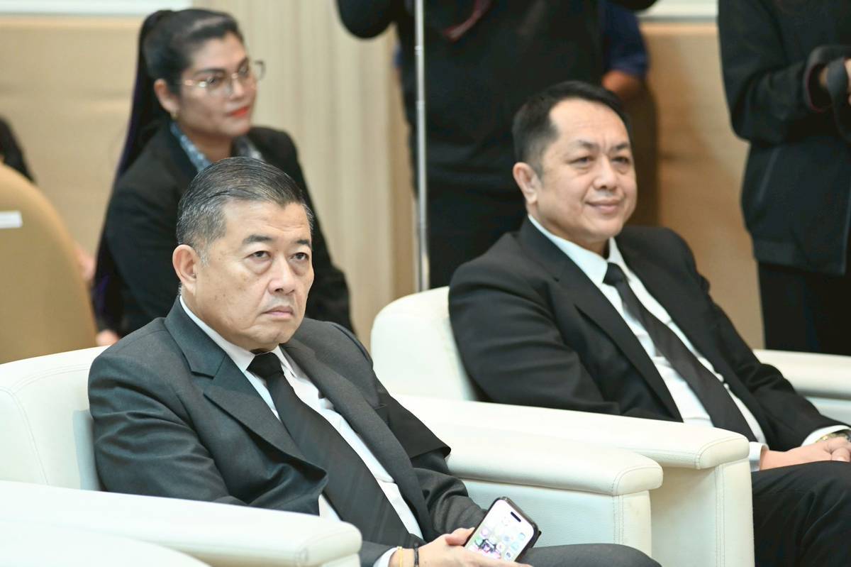 กระทรวงเกษตรฯ แถลงเตรียมจัดงาน “วันพระบิดาแห่งฝนหลวง 68”ภายใต้แนวคิด“70 ปีฝนหลวง สืบสานพระราชปณิธานพระบิดาแห่งฝนหลวง เพื่อพสกนิกรของพระราชา”ณ สยามพารากอน 14-16 พ.ย. นี้ 6 3748521