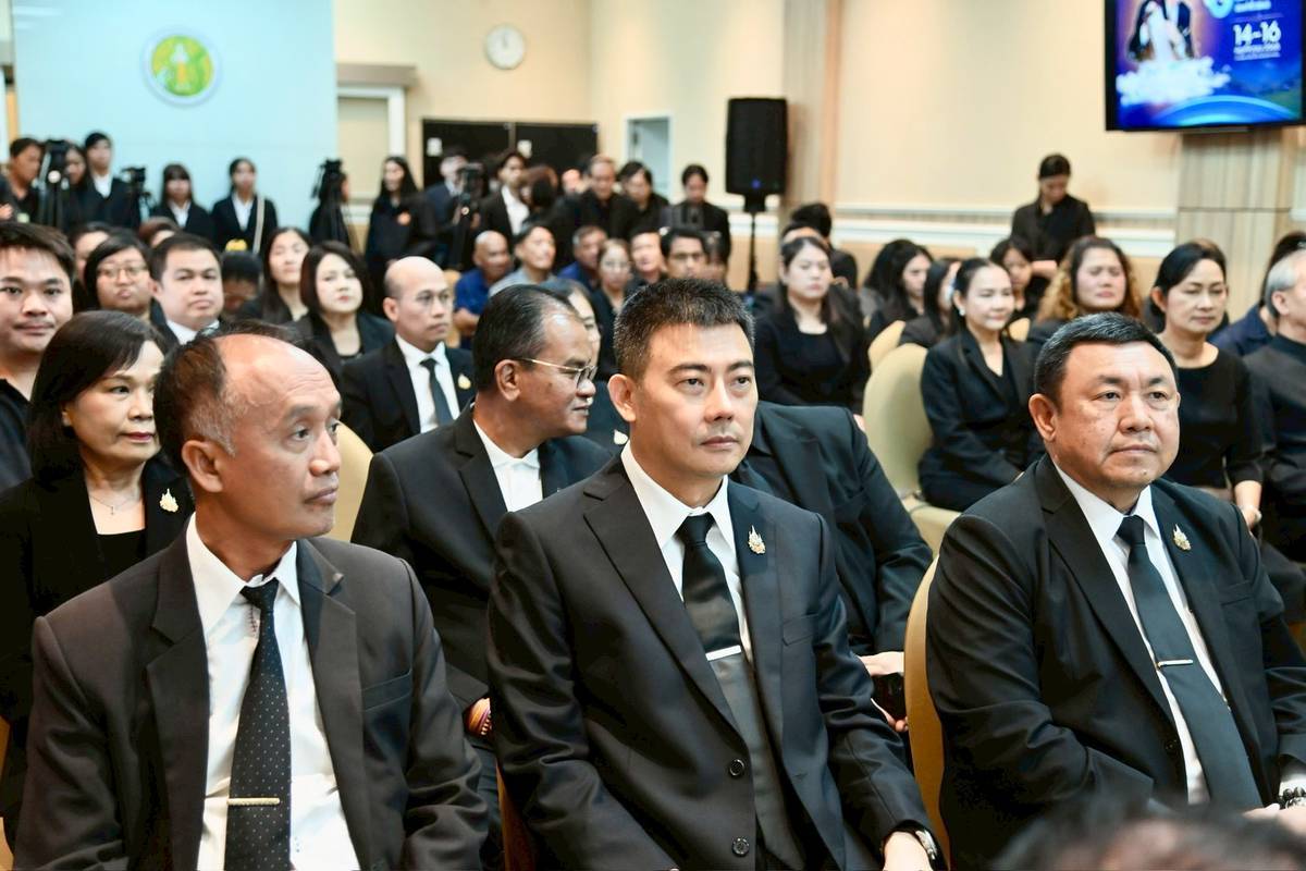 กระทรวงเกษตรฯ แถลงเตรียมจัดงาน “วันพระบิดาแห่งฝนหลวง 68”ภายใต้แนวคิด“70 ปีฝนหลวง สืบสานพระราชปณิธานพระบิดาแห่งฝนหลวง เพื่อพสกนิกรของพระราชา”ณ สยามพารากอน 14-16 พ.ย. นี้ 9 3748526