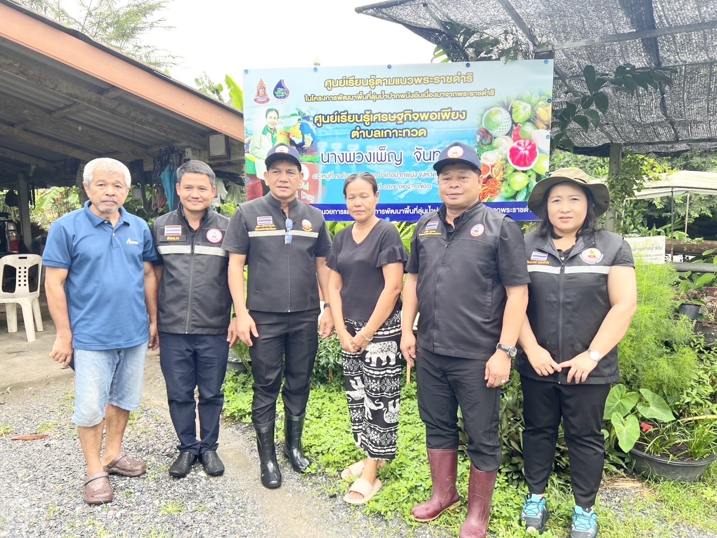 พด.ลุยช่วยน้ำท่วมใต้ เตรียมทีมฟื้นฟูดินหลังน้ำลด ตามนโยบายกระทรวงเกษตรฯ 5 4