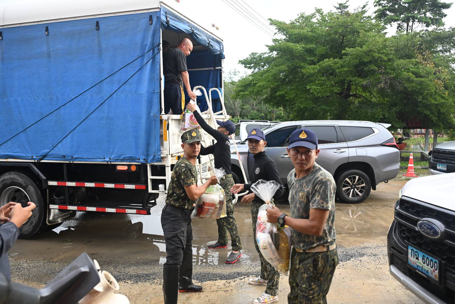 รมช.อามินทร์ เร่งลงพื้นที่เจาะไอร้อง มอบถุงยังชีพเยียวยาผู้ประสบอุทกภัย พร้อมติดตามสถานการณ์น้ำอย่างใกล้ชิด 4 40457