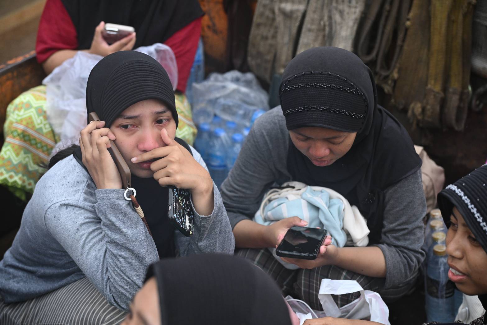 น้ำใจท่วมหาดใหญ่ รมช.อามินทร์ บริจาคไก่สดแช่แข็ง 1 ตัน สนับสนุนเสบียงผู้ประสบภัย เสริมทัพ 'ครัวประมงสงขลา' ลุยช่วยน้ำท่วมหาดใหญ่ 10 41886