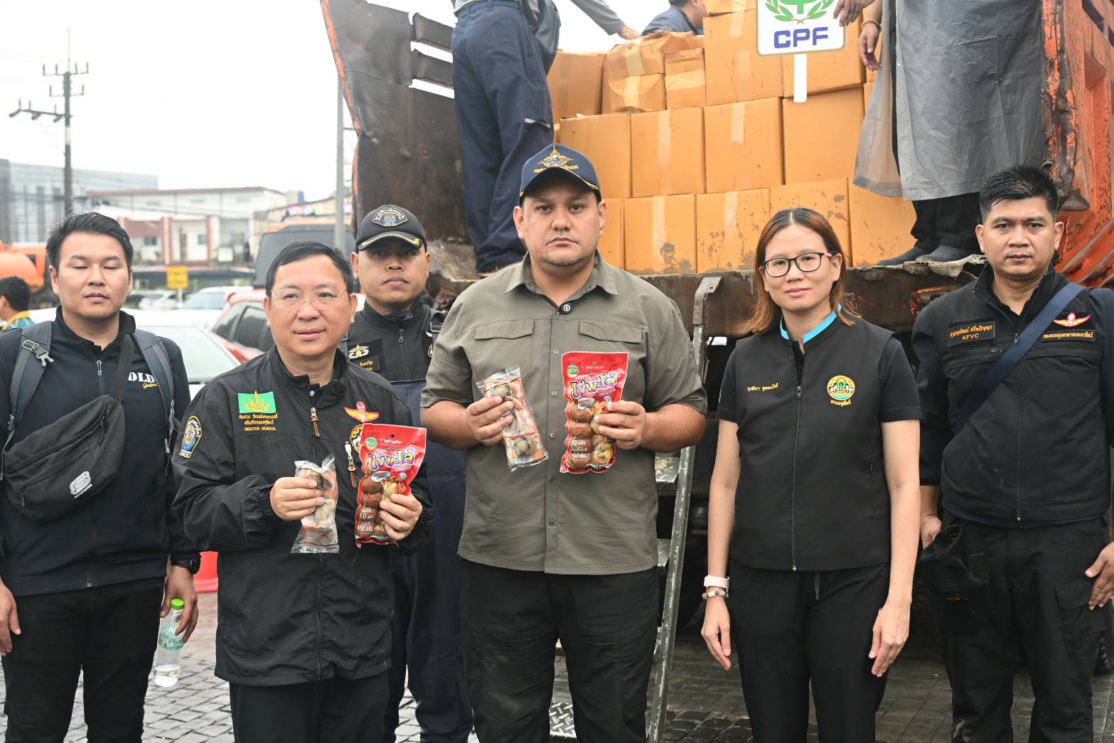 น้ำใจท่วมหาดใหญ่ รมช.อามินทร์ บริจาคไก่สดแช่แข็ง 1 ตัน สนับสนุนเสบียงผู้ประสบภัย เสริมทัพ 'ครัวประมงสงขลา' ลุยช่วยน้ำท่วมหาดใหญ่ 6 41923
