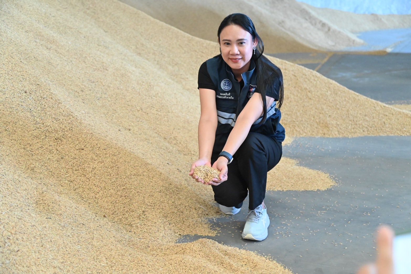 DIT ลุยภาคอีสาน เตรียมความพร้อมโรงสีรับผลผลิตข้าวนาปี 2568/69 หนุนโครงการชดเชยดอกเบี้ย เสริมสภาพคล่องรับซื้อข้าวชาวนา พยุงราคาข้าวต้นฤดูกาล 5 572811051 1417357113290158 754629921135362588 n