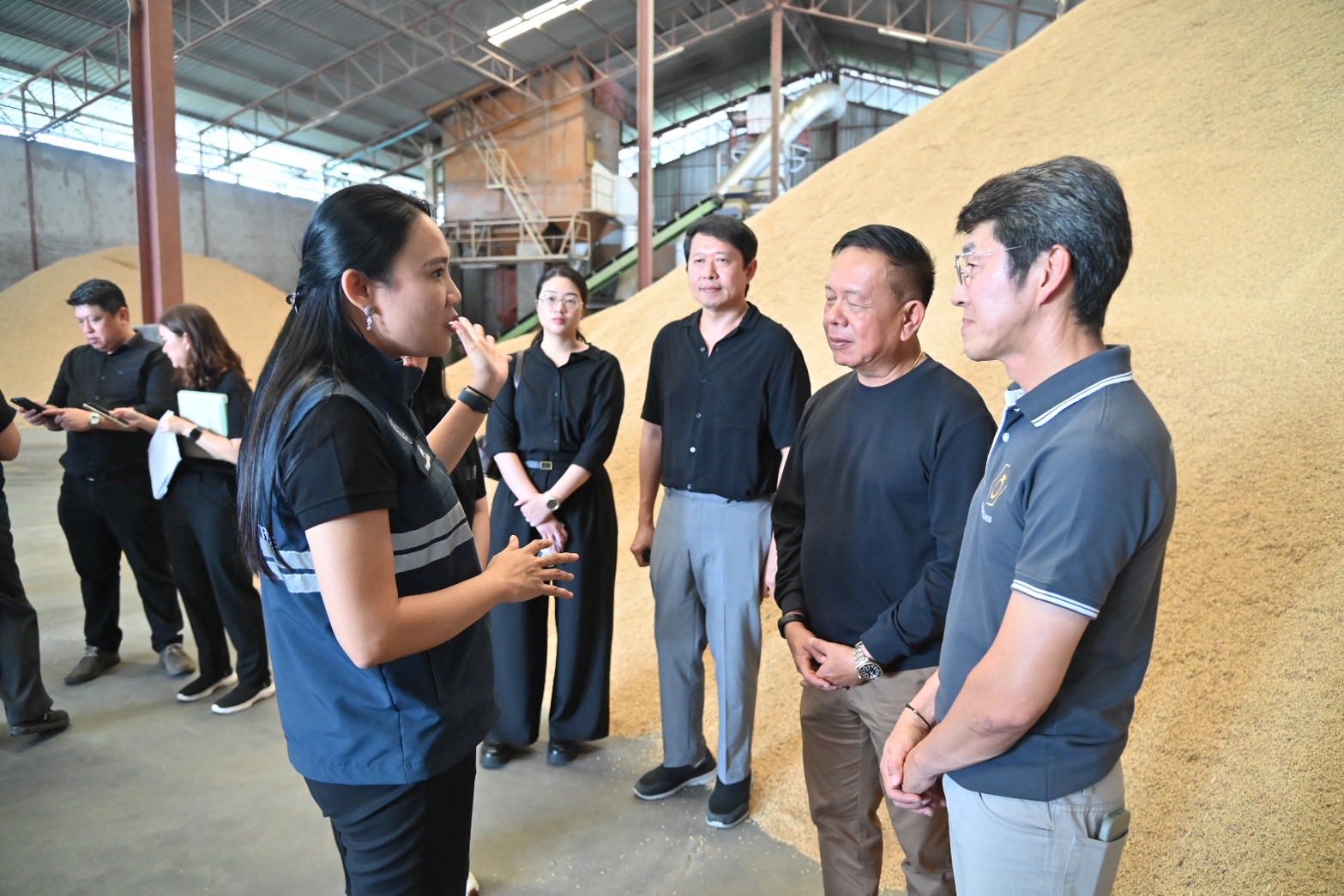 DIT ลุยภาคอีสาน เตรียมความพร้อมโรงสีรับผลผลิตข้าวนาปี 2568/69 หนุนโครงการชดเชยดอกเบี้ย เสริมสภาพคล่องรับซื้อข้าวชาวนา พยุงราคาข้าวต้นฤดูกาล 4 573633788 1417357036623499 2618460559235288672 n