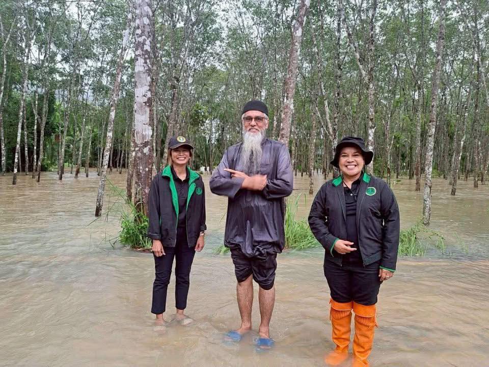 กรมส่งเสริมการเกษตร สนับสนุนการช่วยเหลืออุทกภัยในพื้นที่ อ.หาดใหญ่ และภาคใต้ตอนล่าง ตามข้อสั่งการของท่านรองนายกรัฐมนตรีและรัฐมนตรีว่าการกระทรวงเกษตรและสหกรณ์ 3 585883887 1652313002755742 7958569726637730186 n