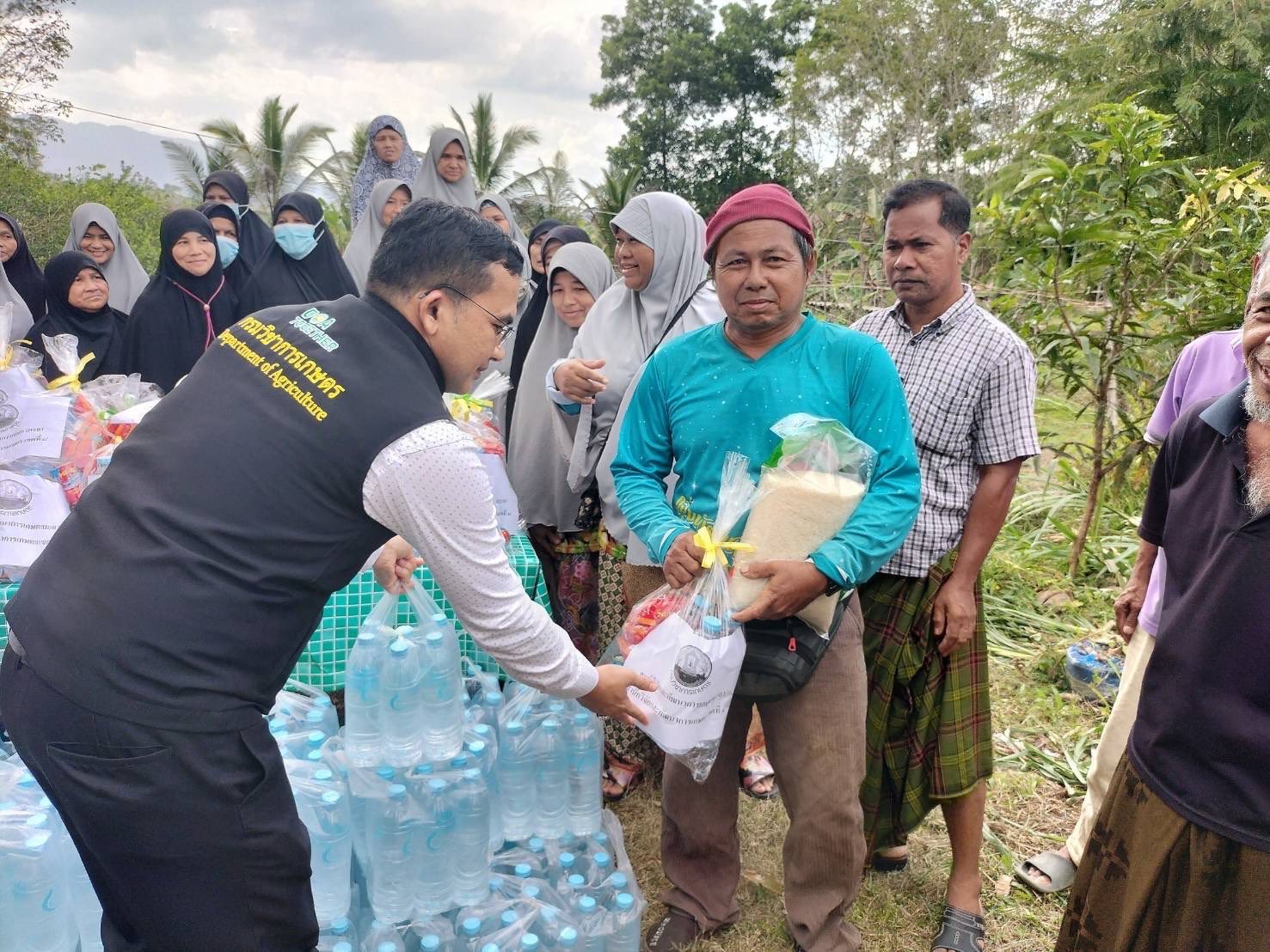 กรมวิชาการเกษตร ร่วมสนับสนุนการช่วยเหลือผู้ประสบอุทกภัยหาดใหญ่ และพื้นที่ภาคใต้ เร่งบรรเทาความเดือดร้อนประชาชน ตามนโยบายรัฐบาล และข้อสั่งการของร้อยเอกธรรมนัส พรหมเผ่า รองนายกรัฐมนตรี และรัฐมนตรีว่าการกระทรวงเกษตรและสหกรณ์ 5 587312226 1652263802760662 4967552299401971566 n