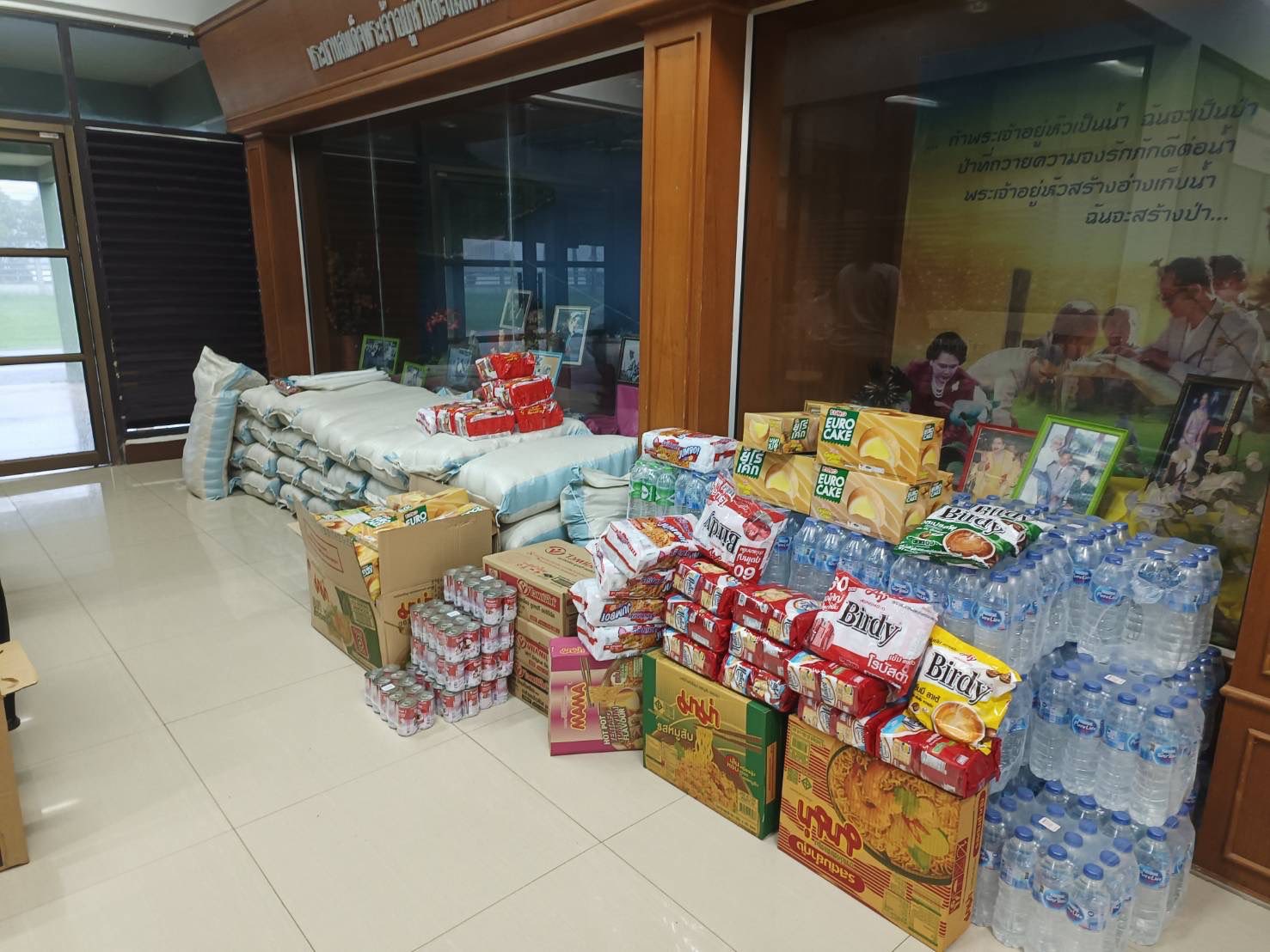 กรมส่งเสริมการเกษตร สนับสนุนการช่วยเหลืออุทกภัยในพื้นที่ อ.หาดใหญ่ และภาคใต้ตอนล่าง ตามข้อสั่งการของท่านรองนายกรัฐมนตรีและรัฐมนตรีว่าการกระทรวงเกษตรและสหกรณ์ 6 588224827 1652314832755559 6519223685424601707 n